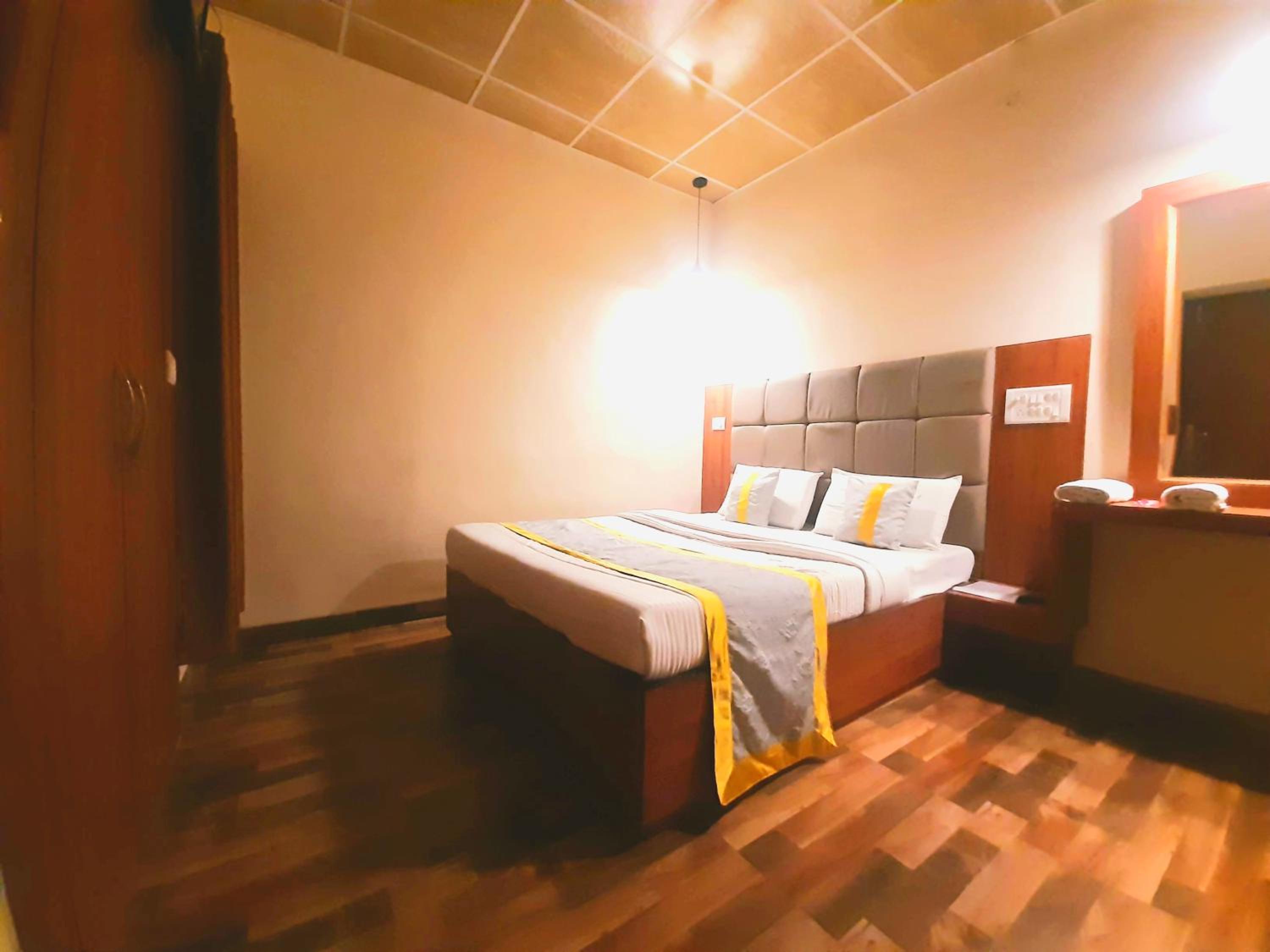 Deluxe Room - Photo 32