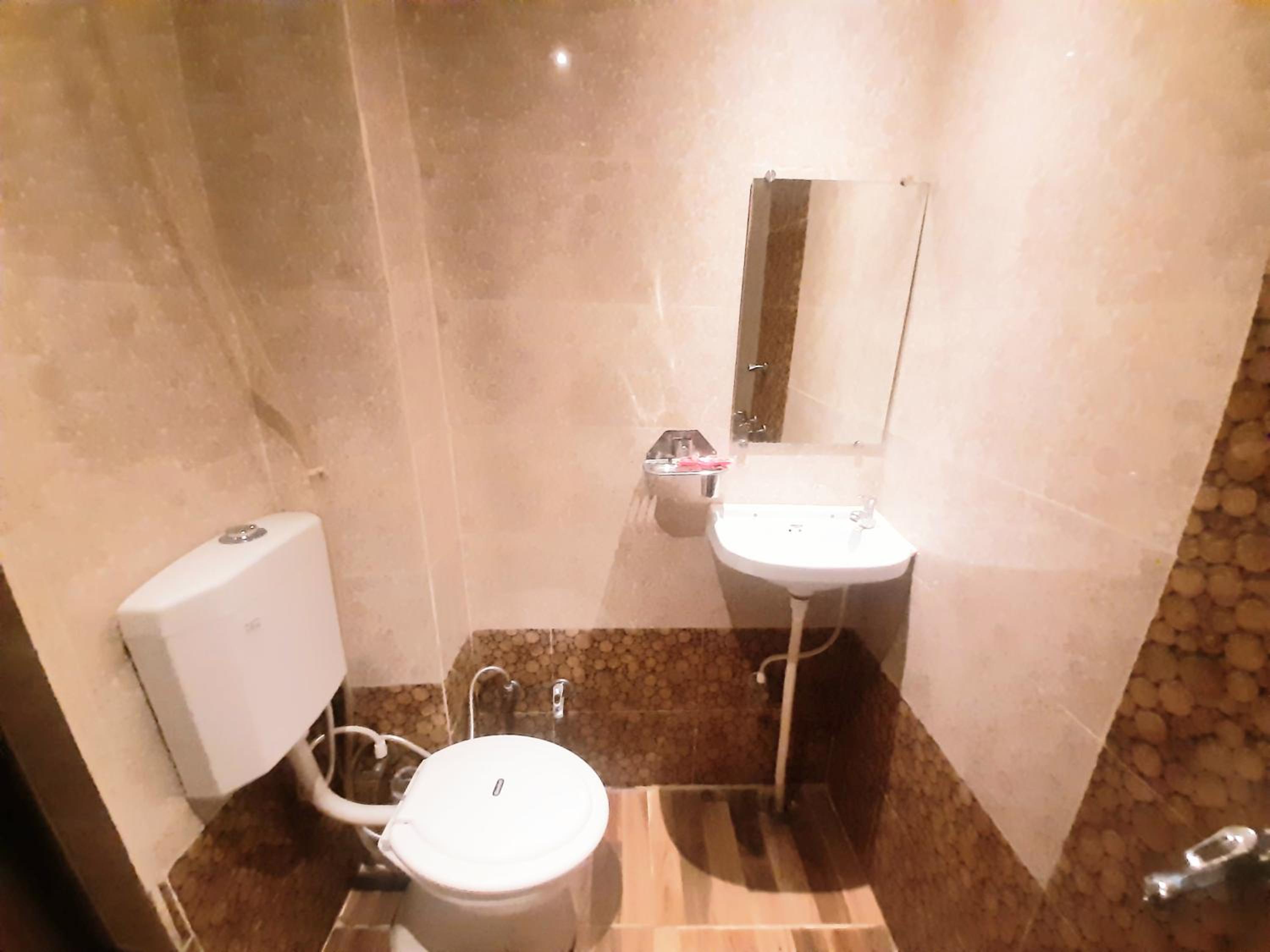 Deluxe Room - Photo 19