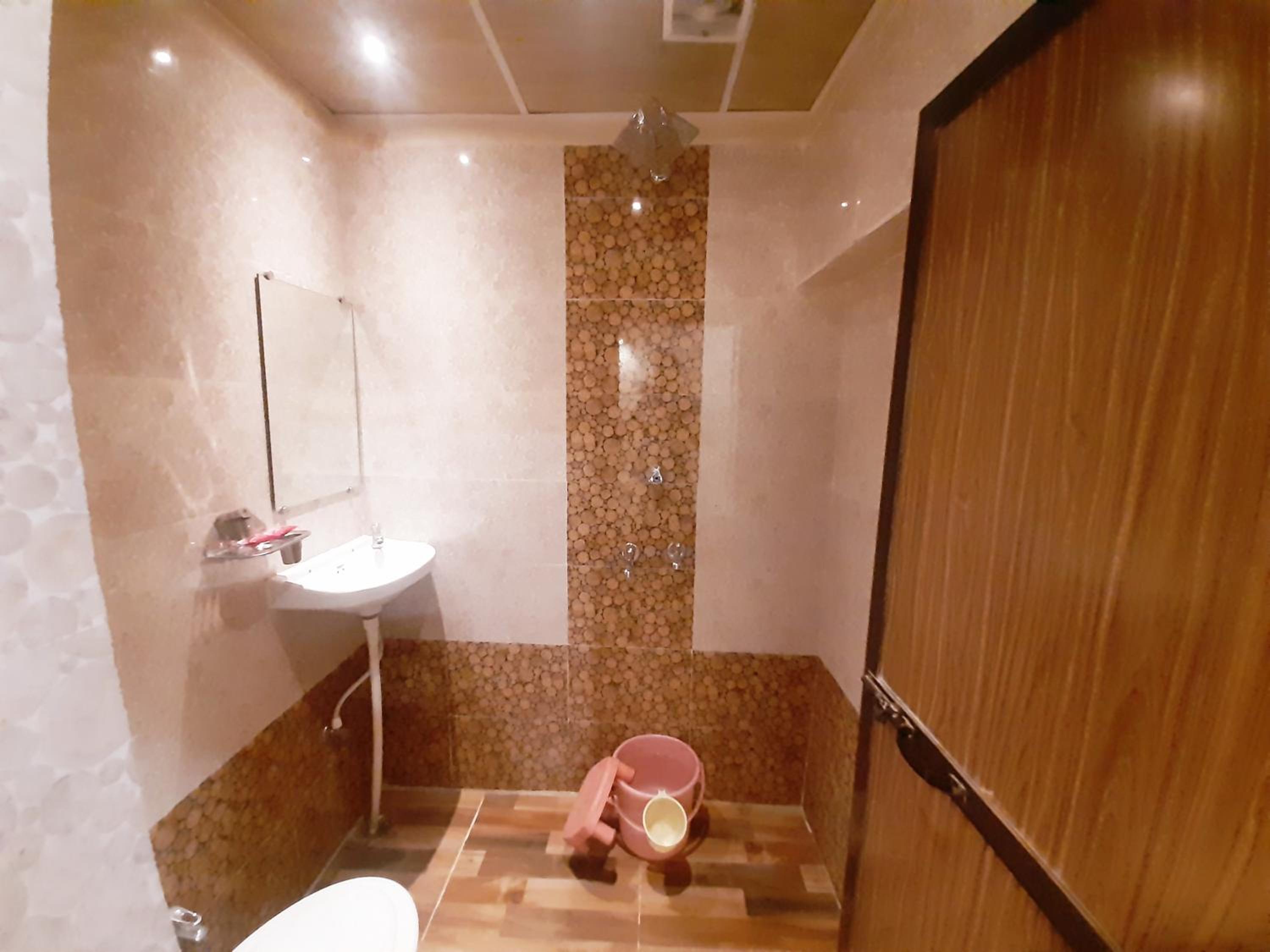 Deluxe Room - Photo 28
