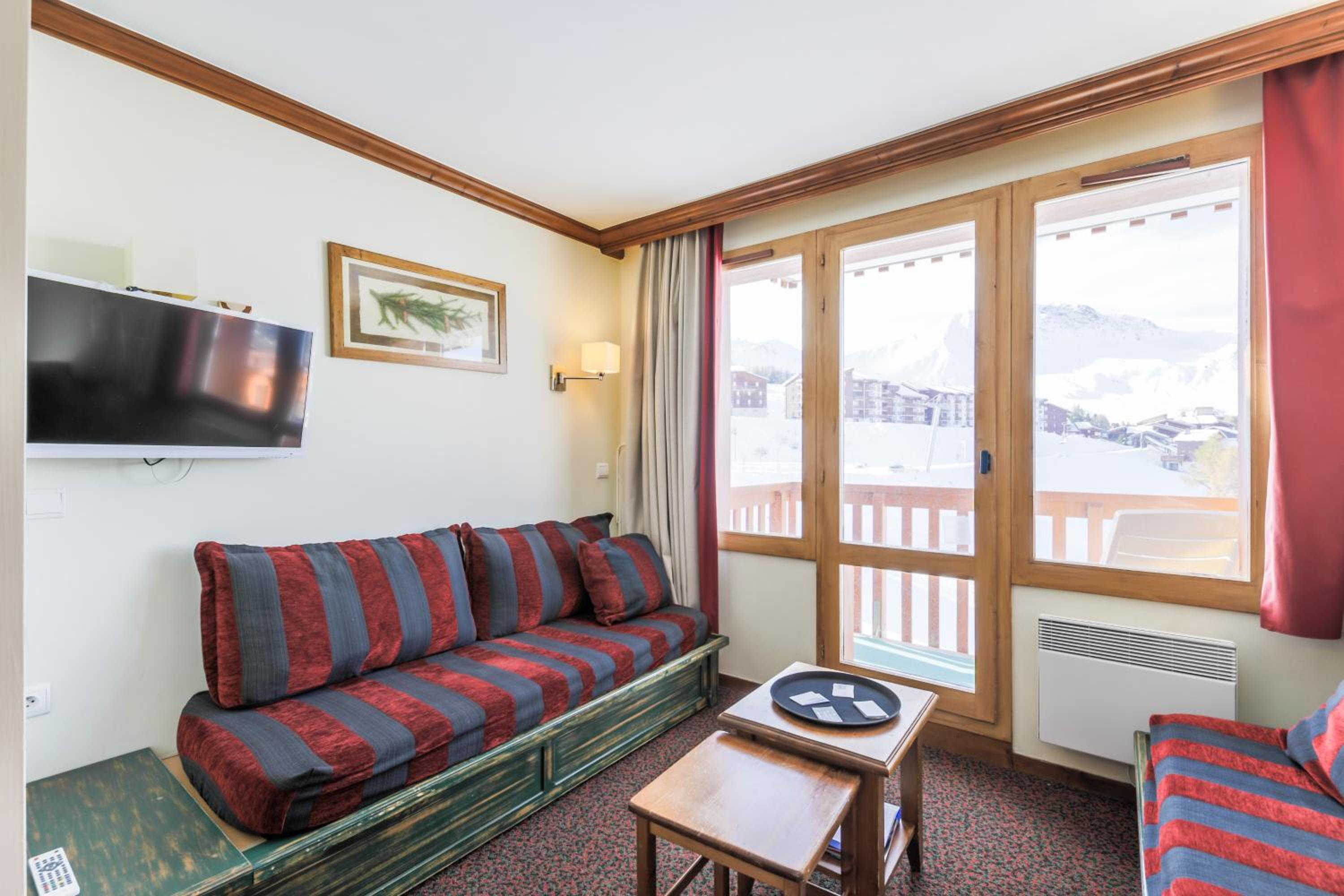 Comfort One-Bedroom Apartment (5 People) photo 2