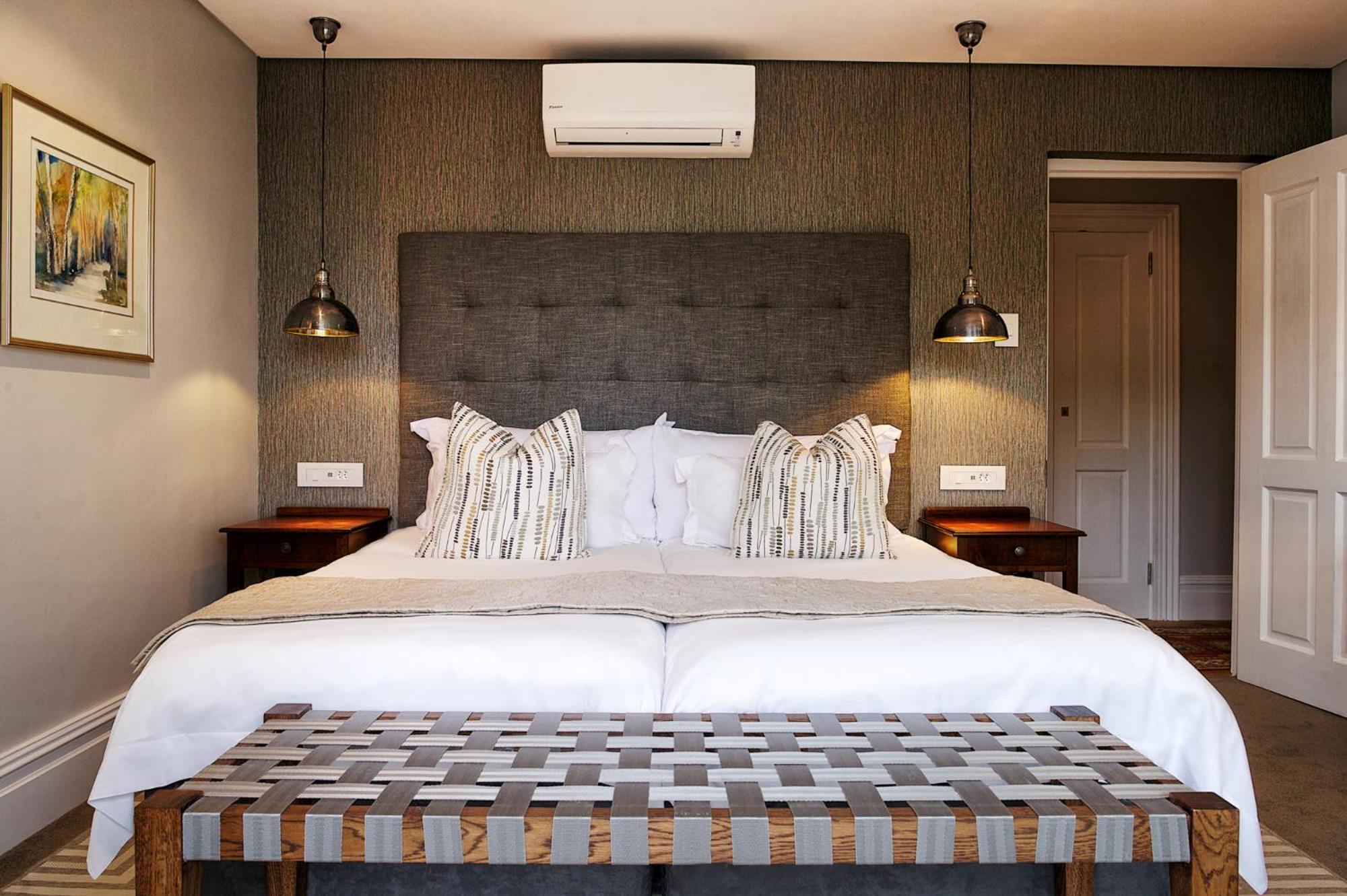 Deluxe Double or Twin Room with Balcony - Photo 10