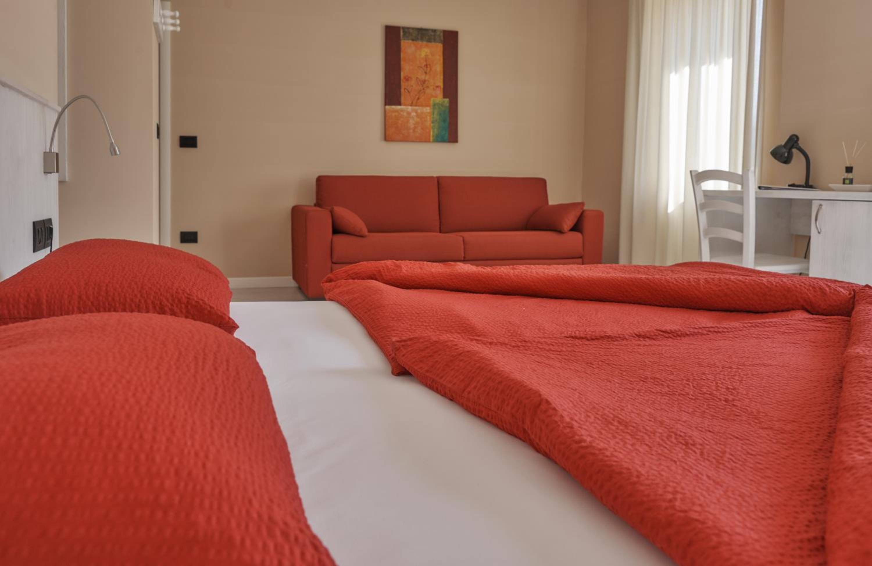 Deluxe Quadruple Room - Photo 4