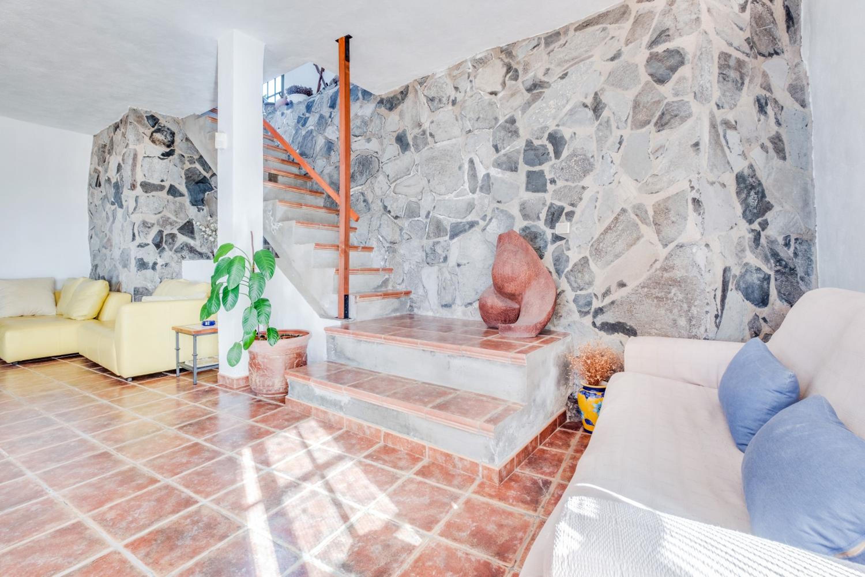 Villa with Sea View - Photo 13
