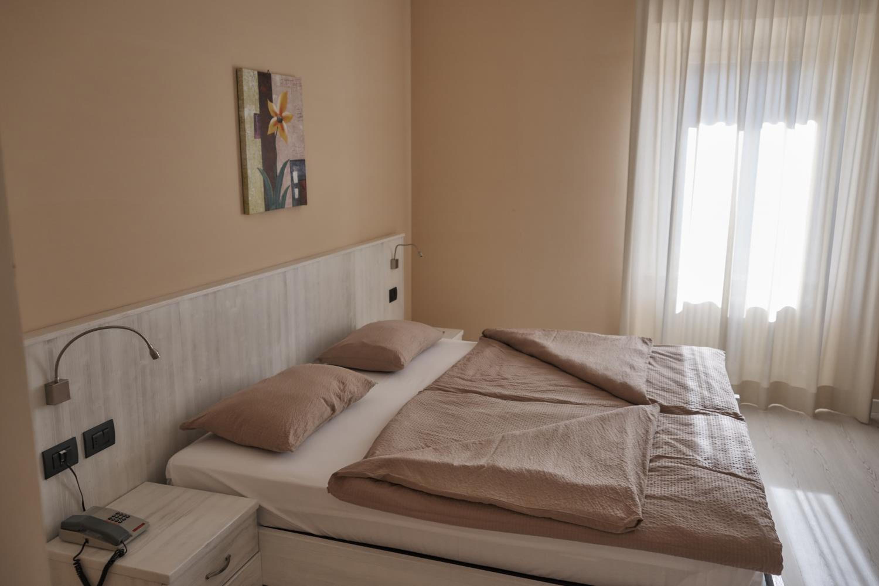 Deluxe Triple Room - Photo 1