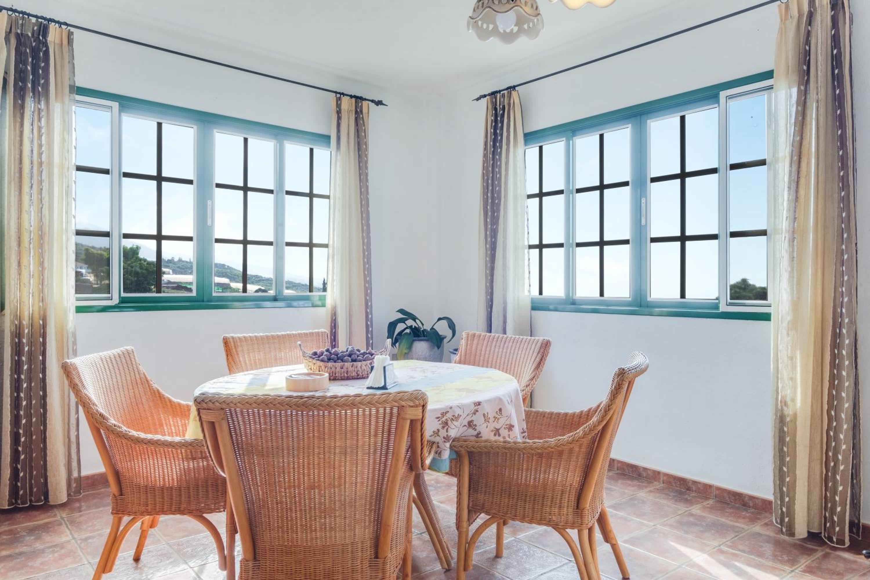 Villa with Sea View - Photo 11