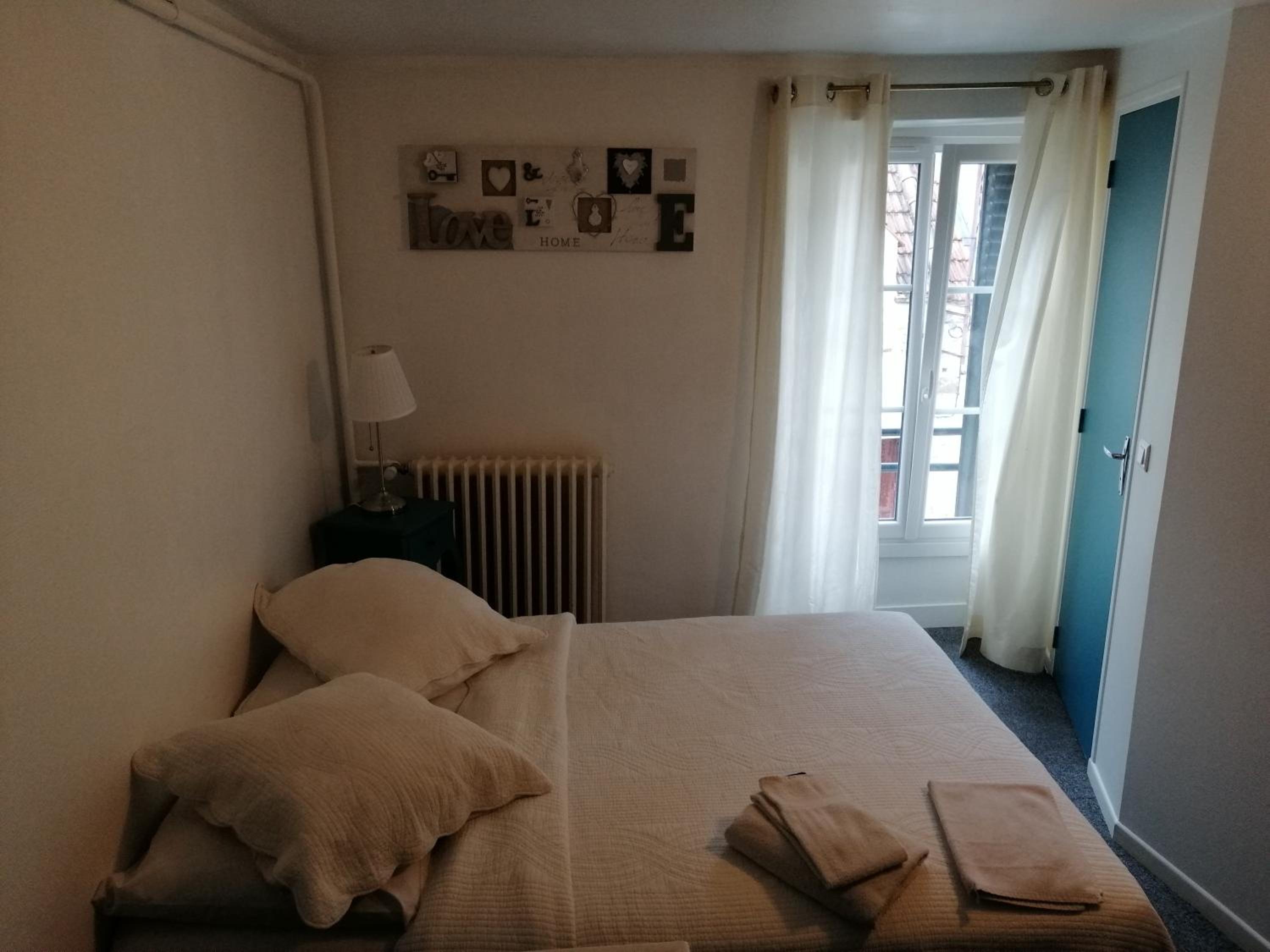 Double Room - Photo 3