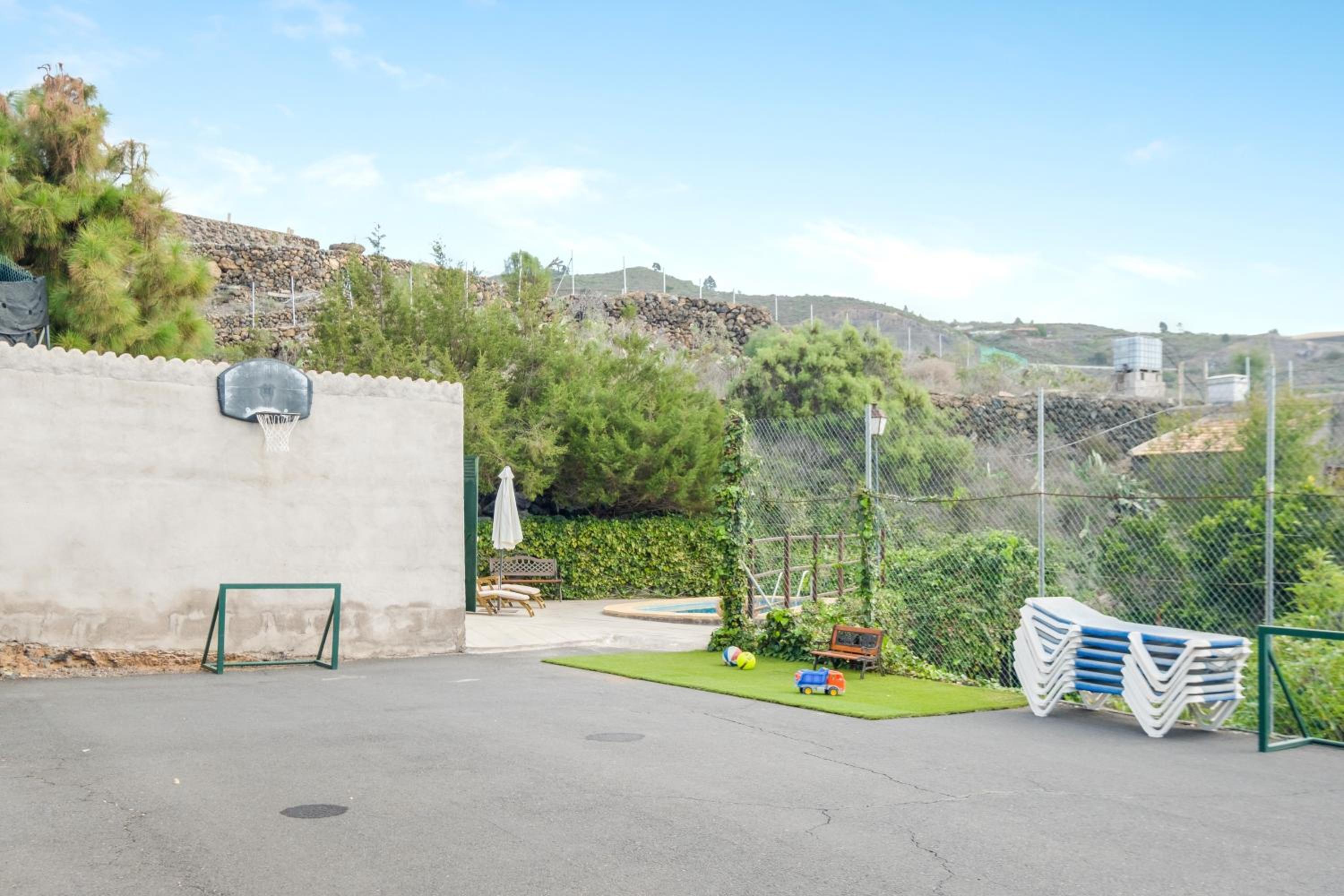 Villa with Sea View - Photo 24