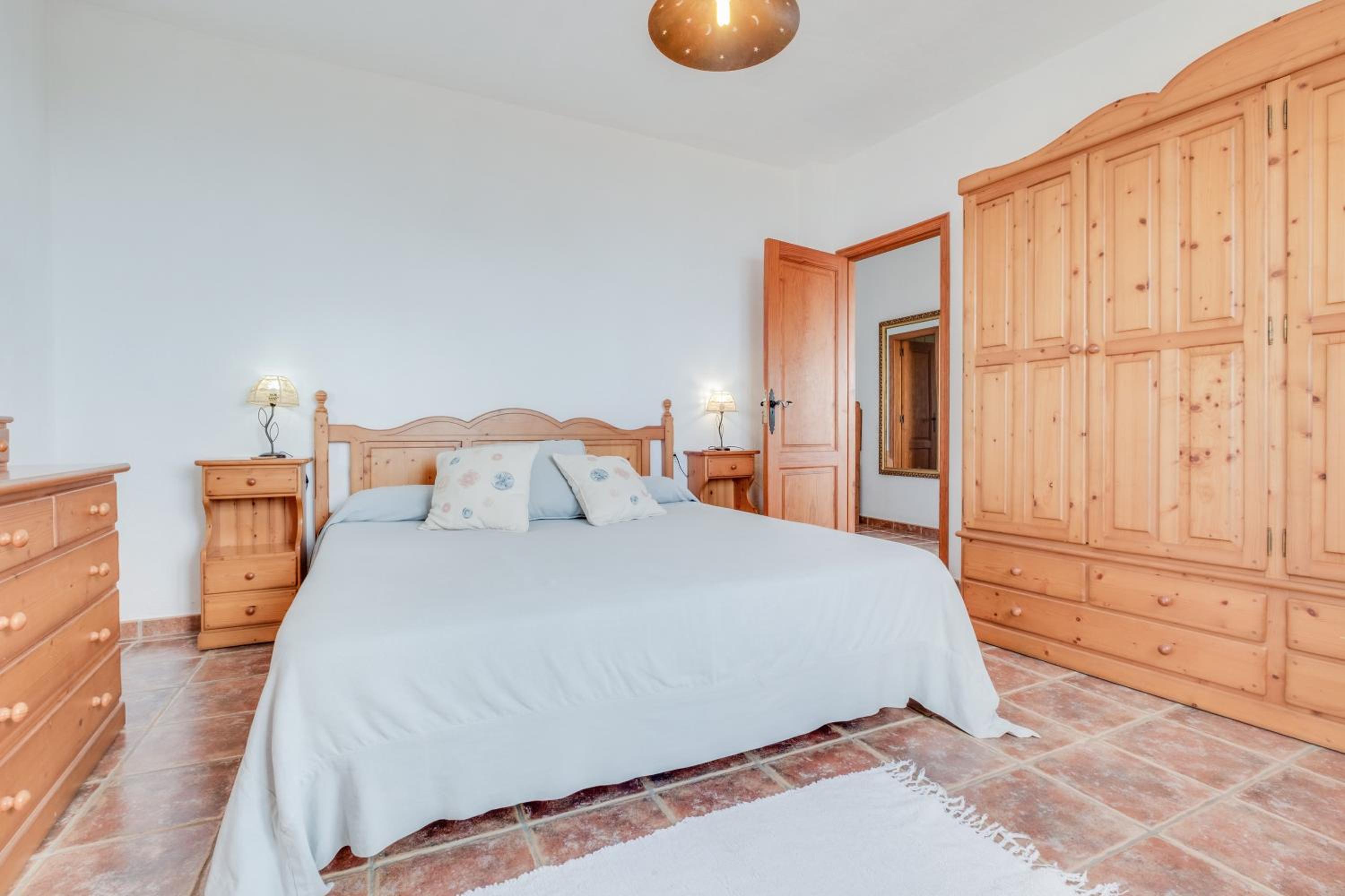 Villa with Sea View - Photo 15