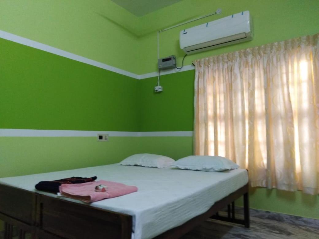 Four-Bedroom House photo 2