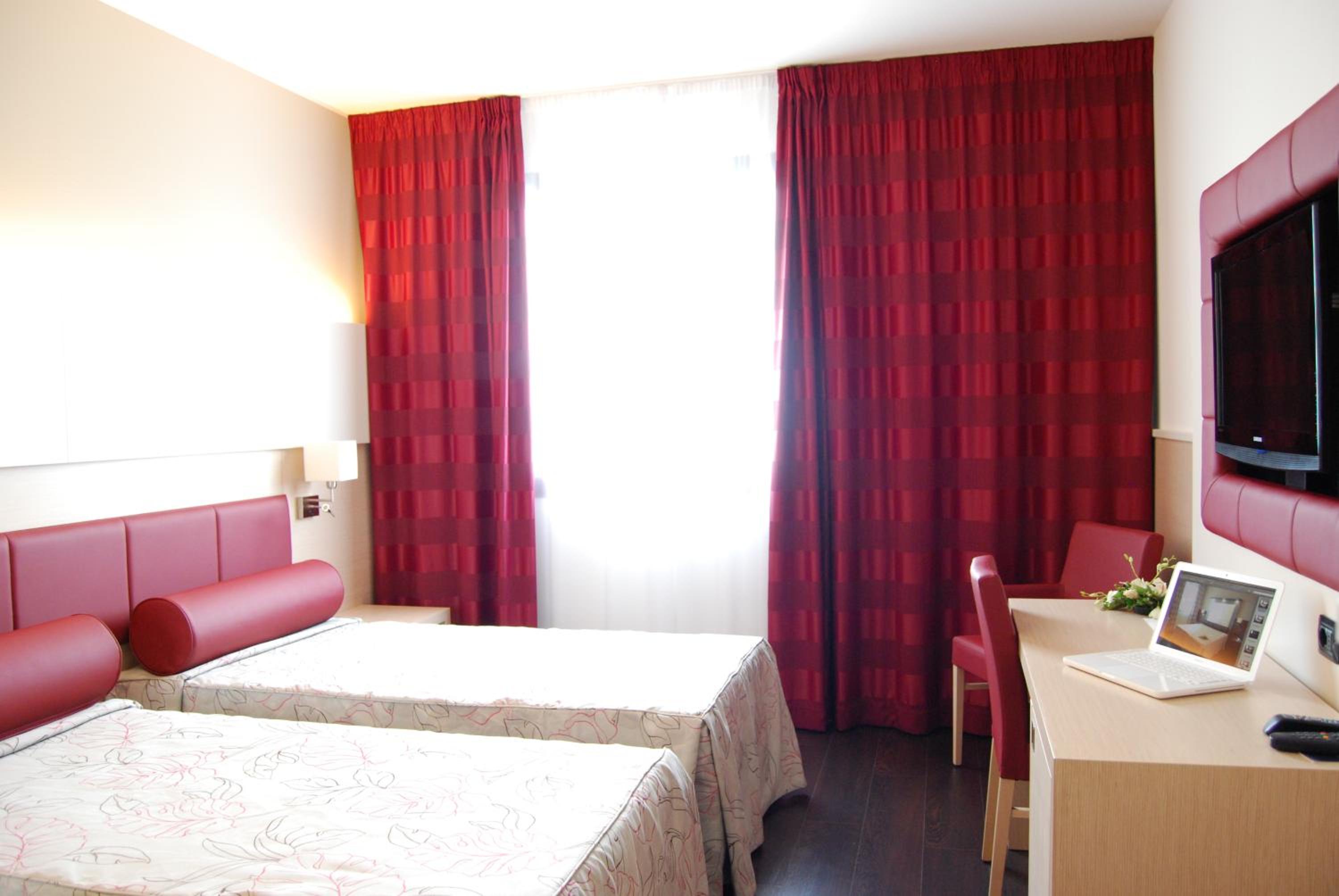 Superior Double or Twin Room photo 3