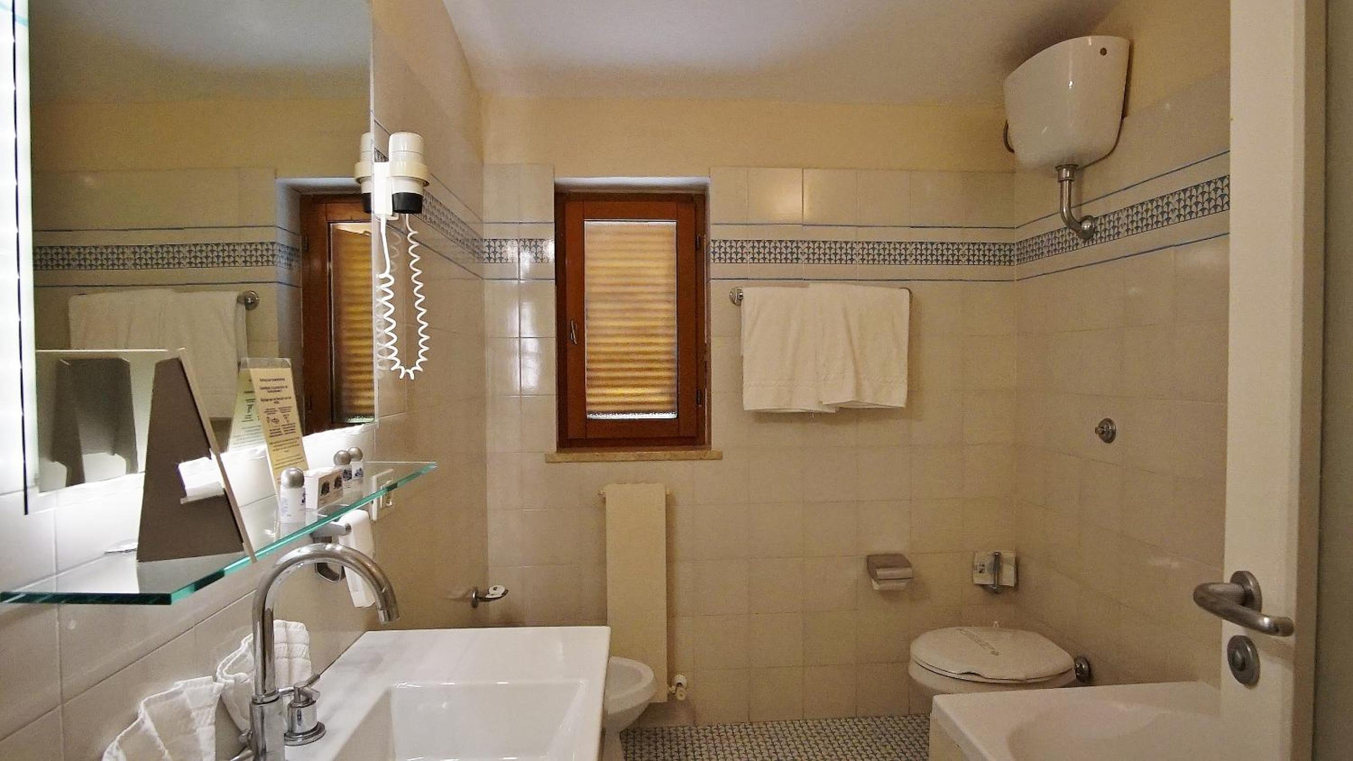 DeLuxe Double with balcony and garden view Annex - Photo 11