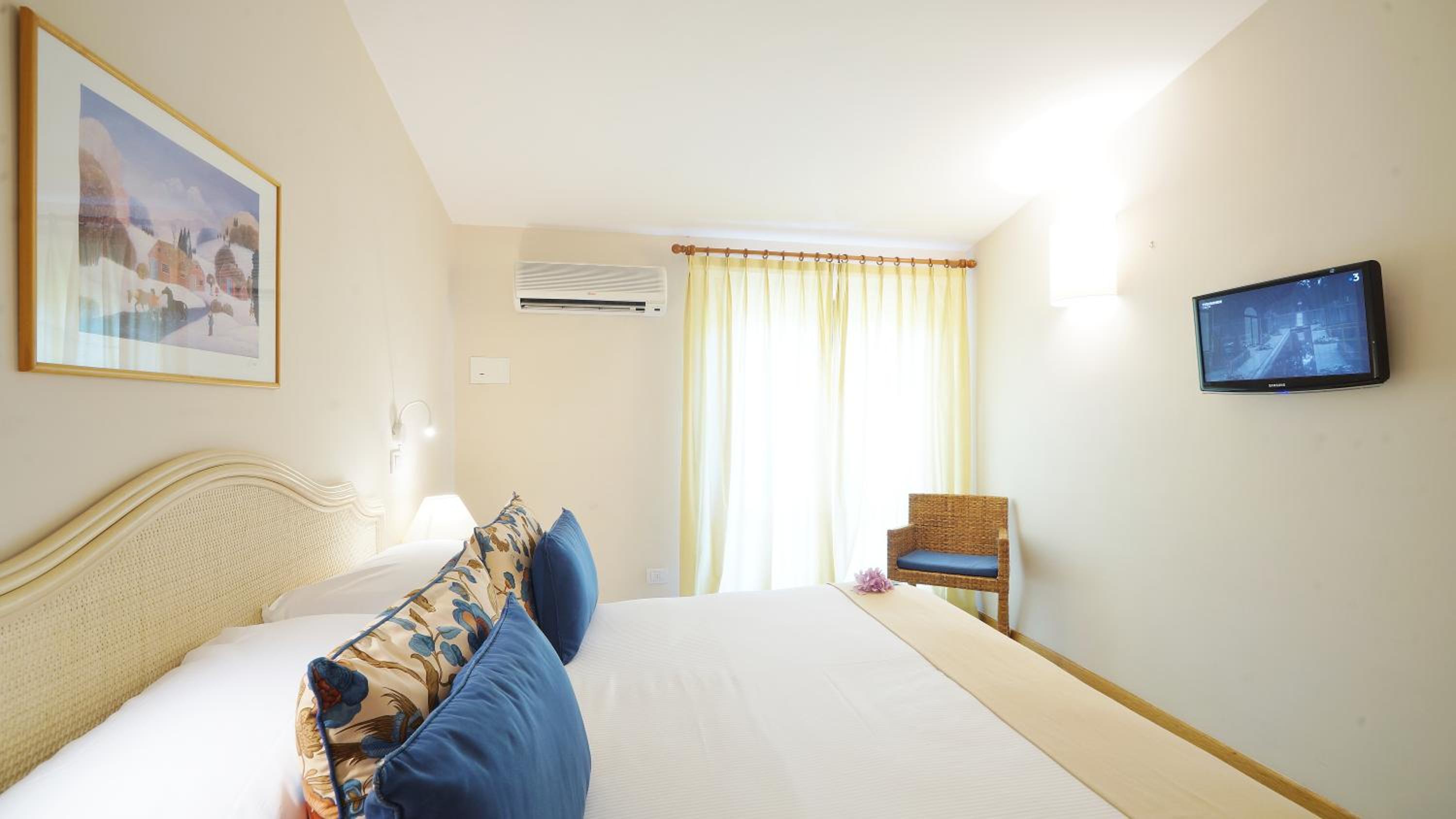 DeLuxe Double with balcony and garden view Annex - Photo 6