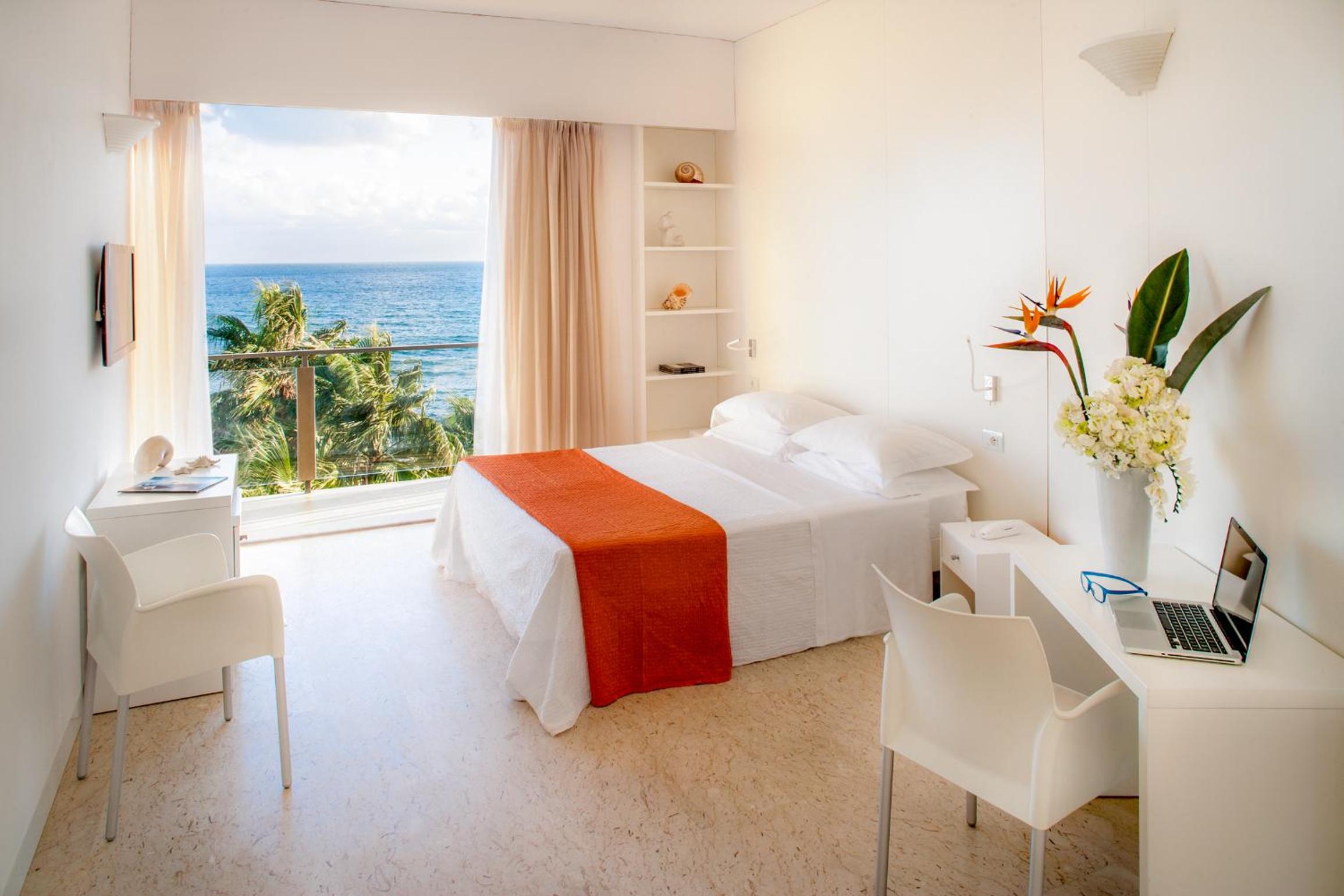 Triple Room with Sea View