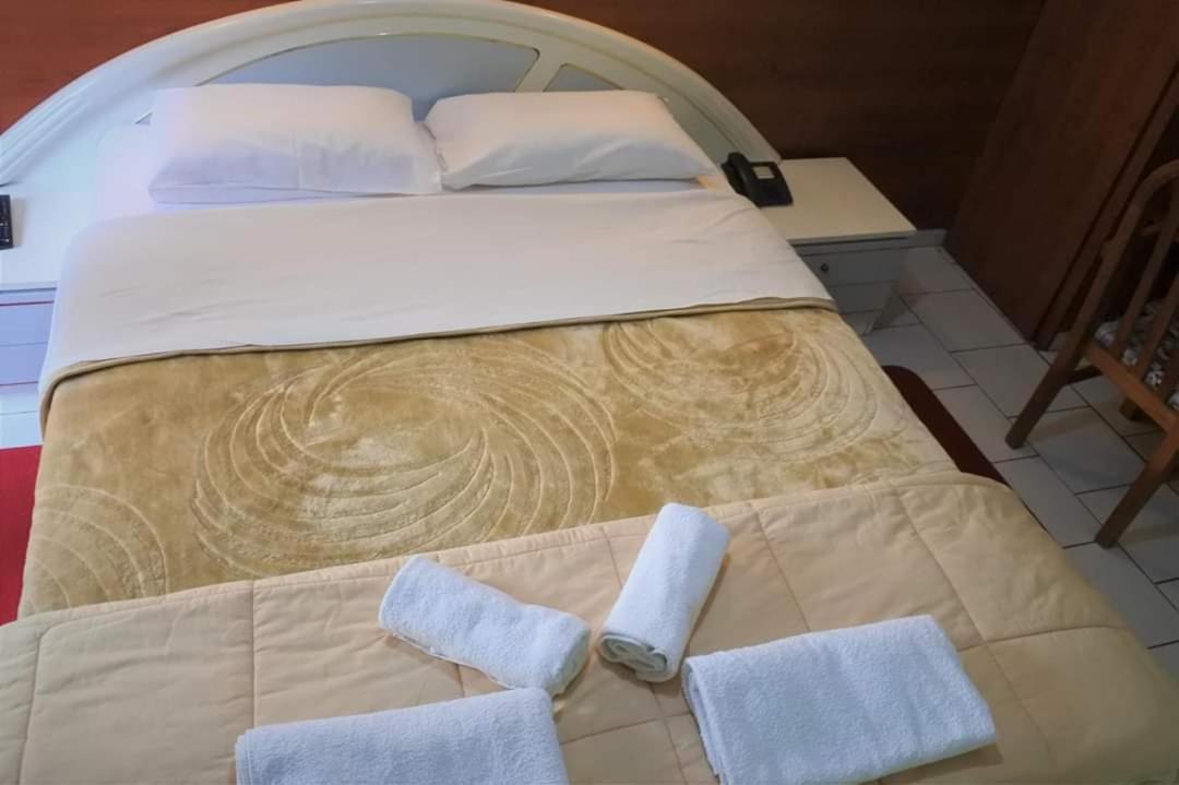 Double or Twin Room - Photo 6