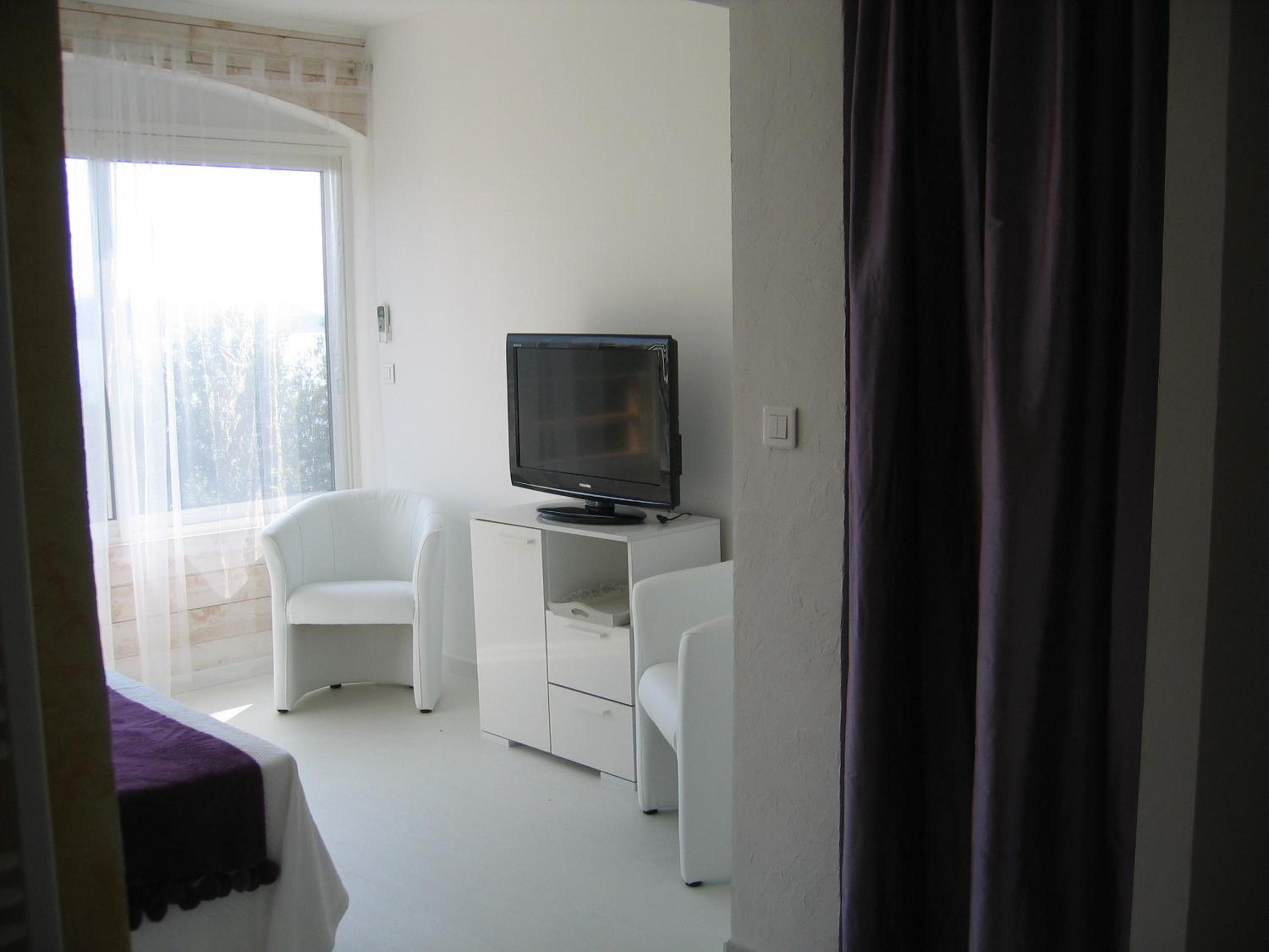 Double Room with Sea View and Hot Tub photo 2