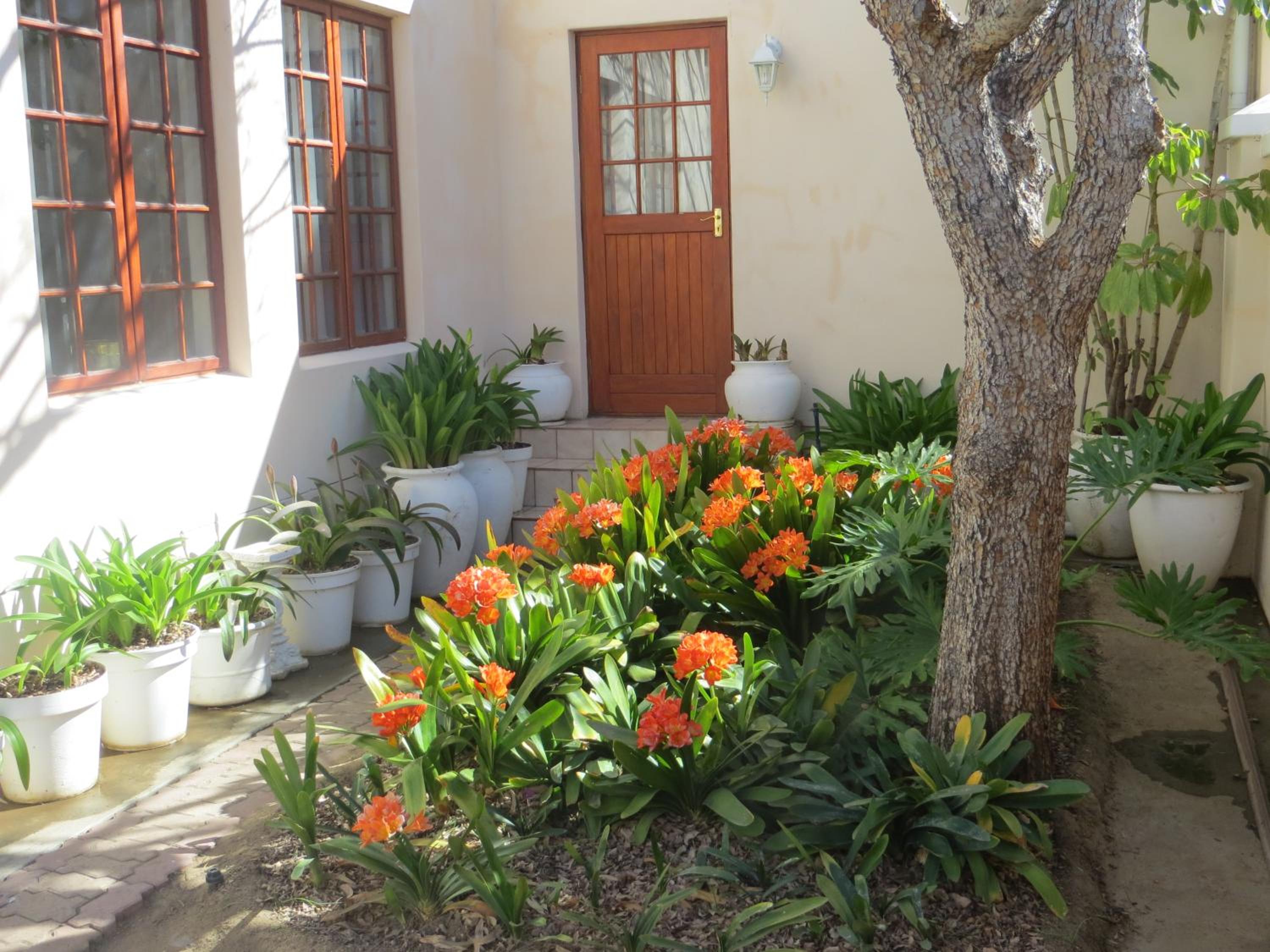 Double Room with Private Bathroom - Photo 6