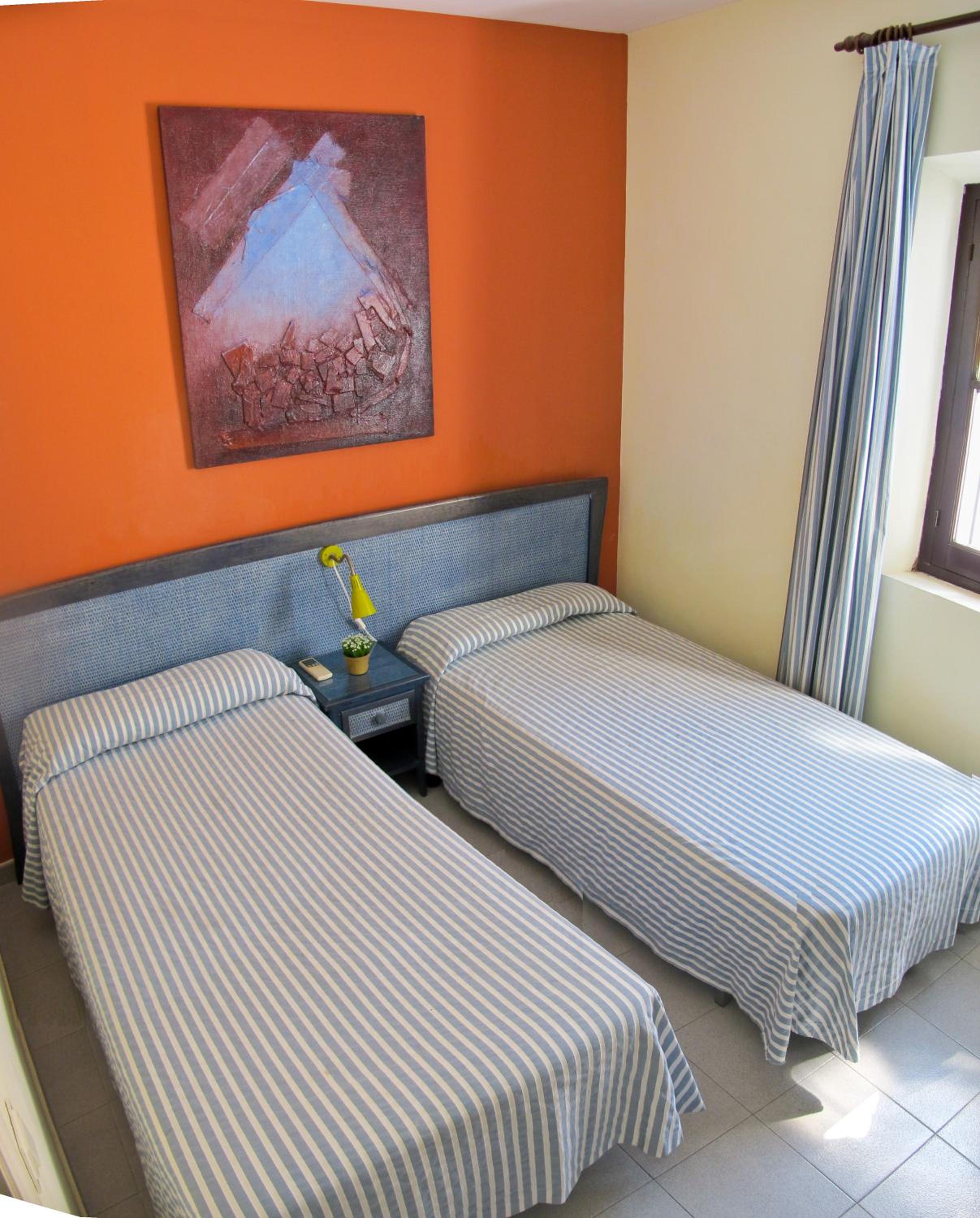 Two-Bedroom Penthouse Apartment - Photo 5