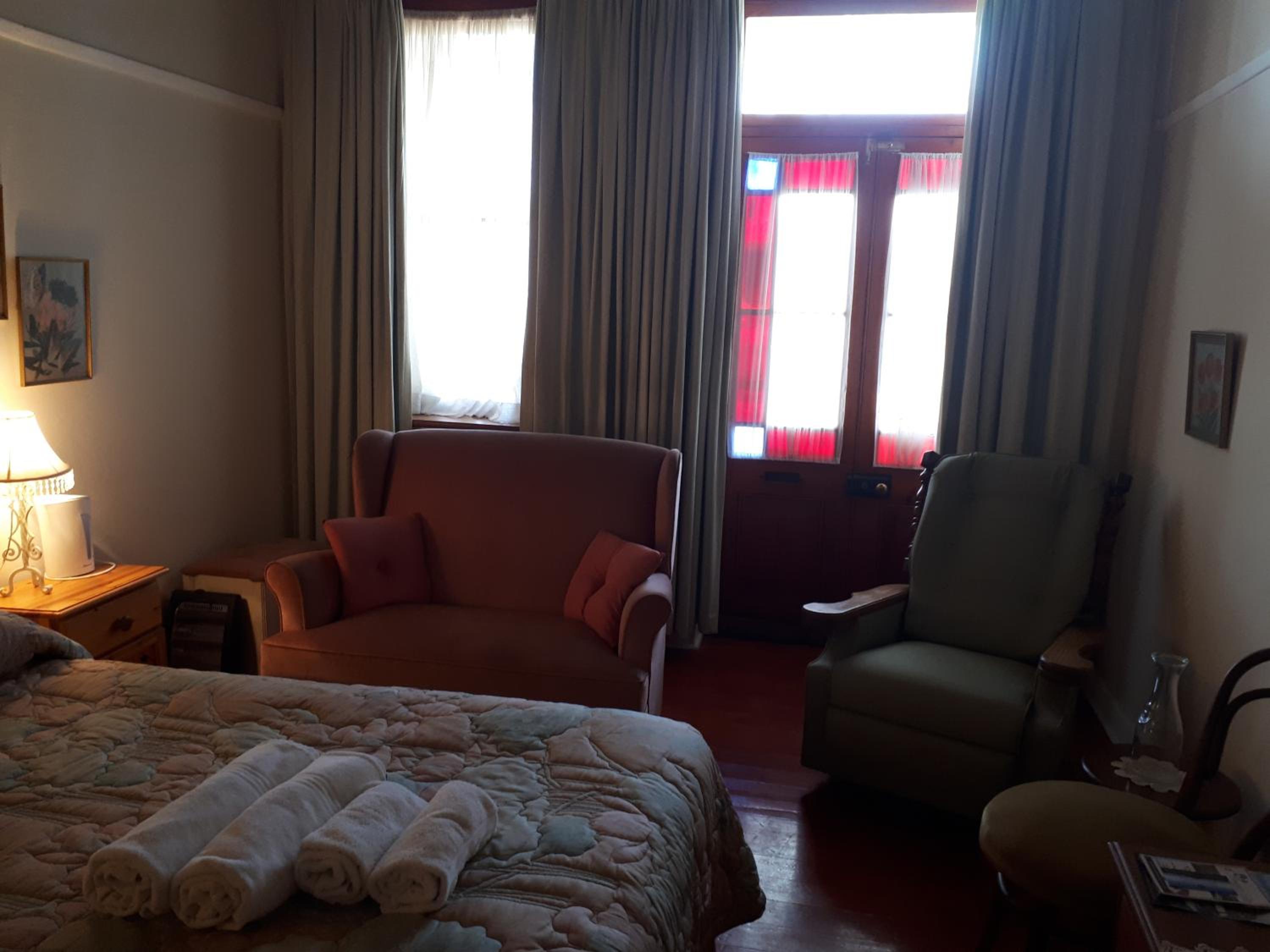 Queen Room with Shared Bathroom