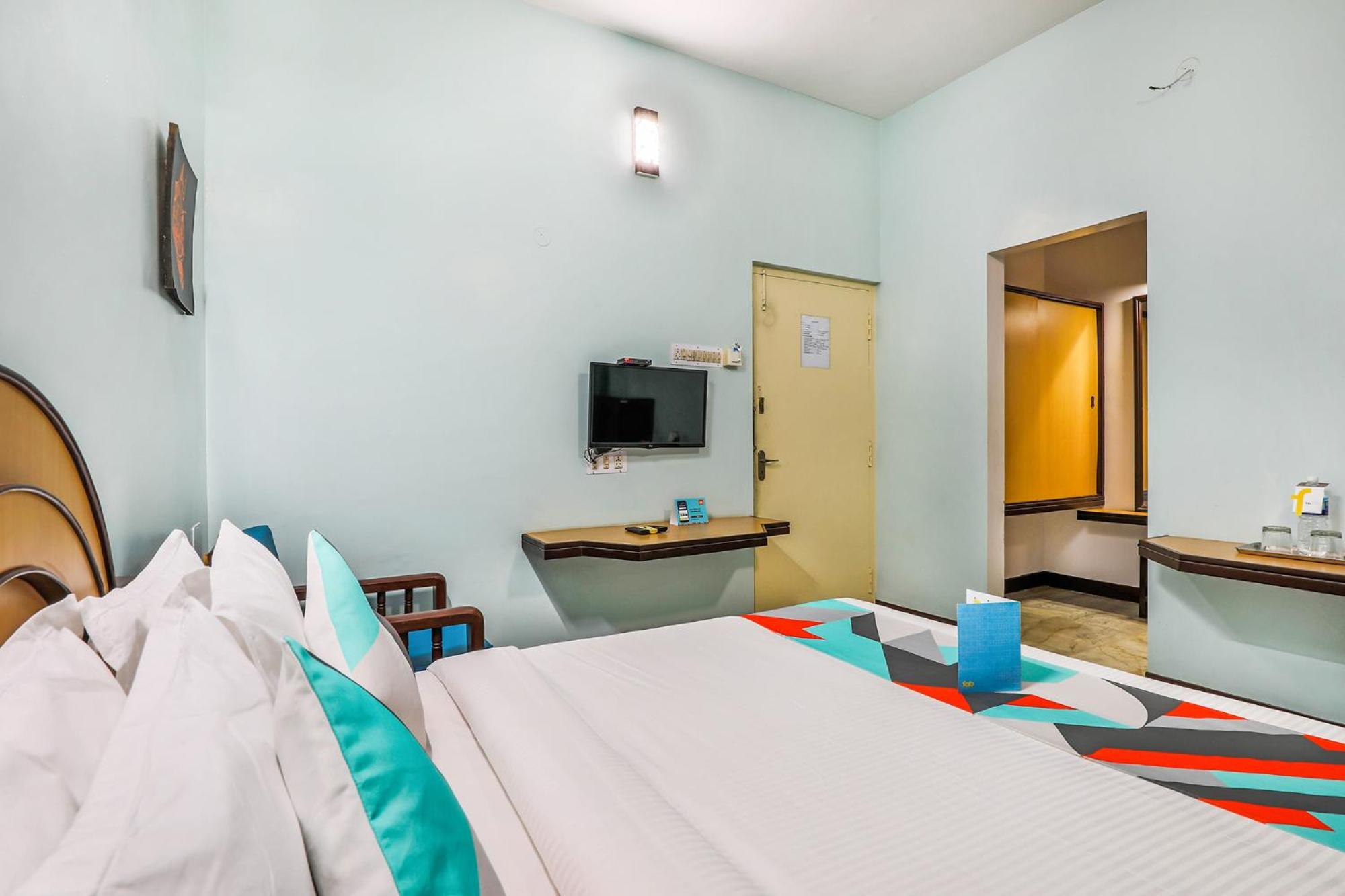 Deluxe Room - Photo 5