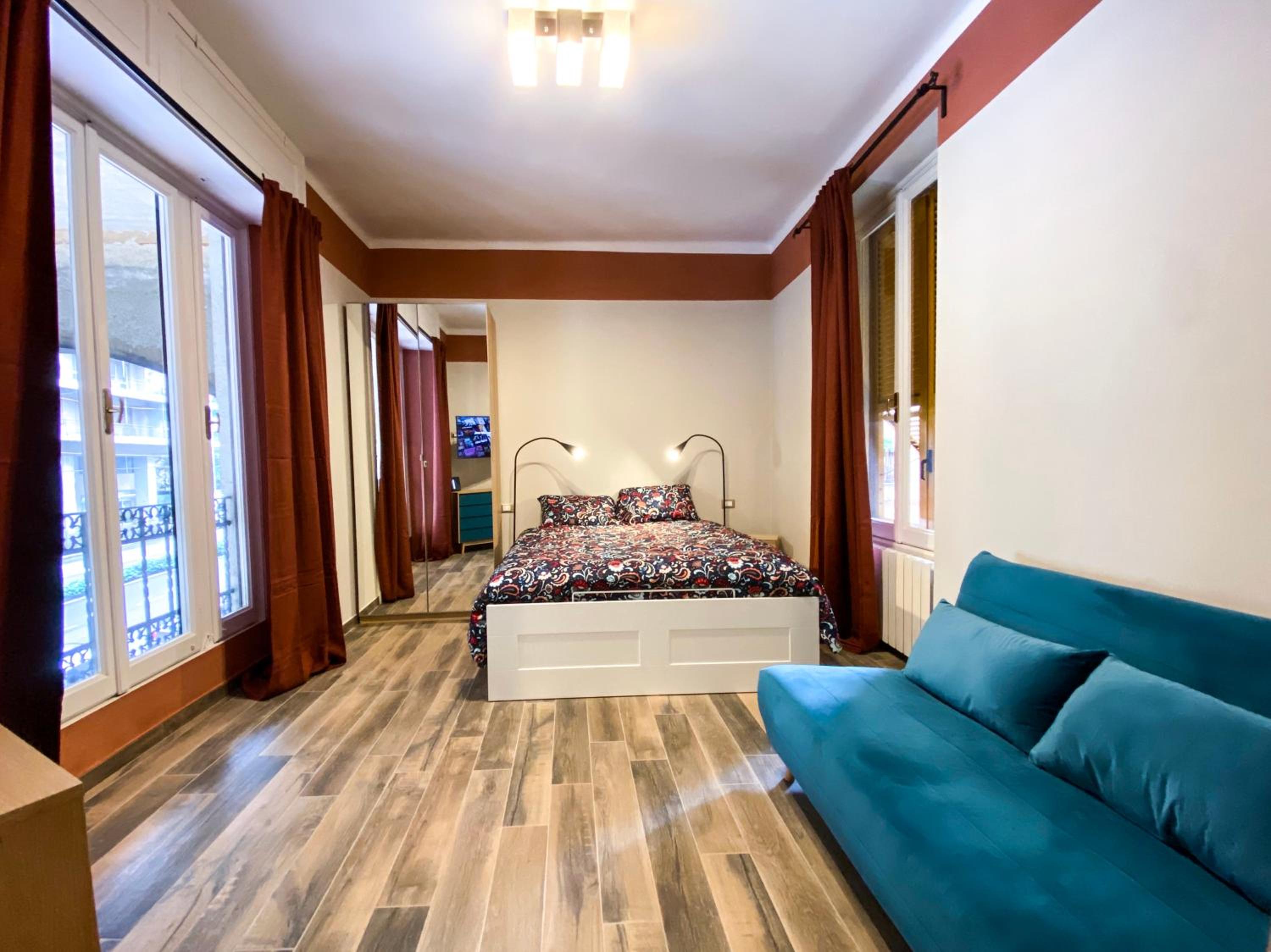 One-Bedroom Apartment