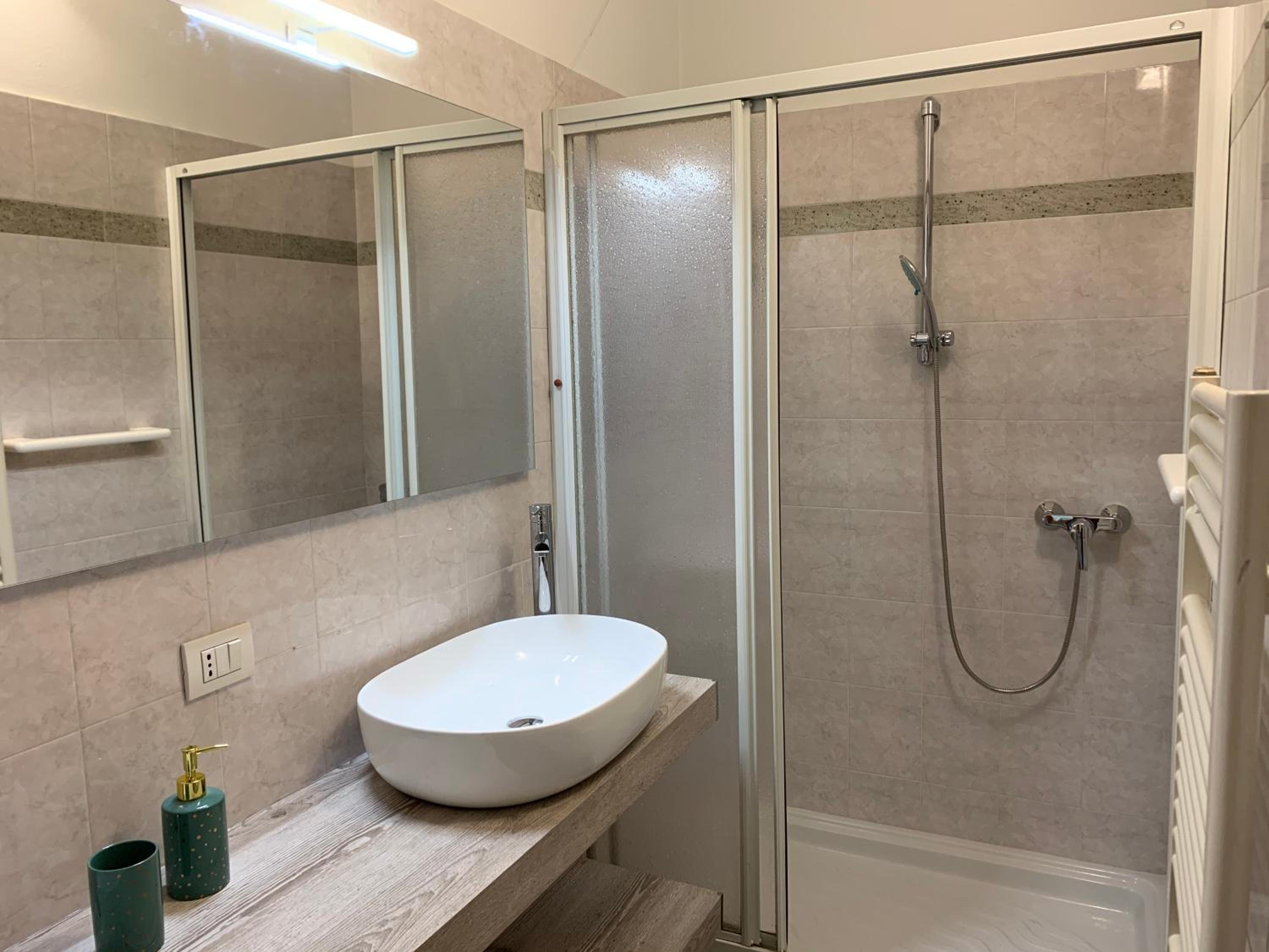 One-Bedroom Apartment - Photo 12