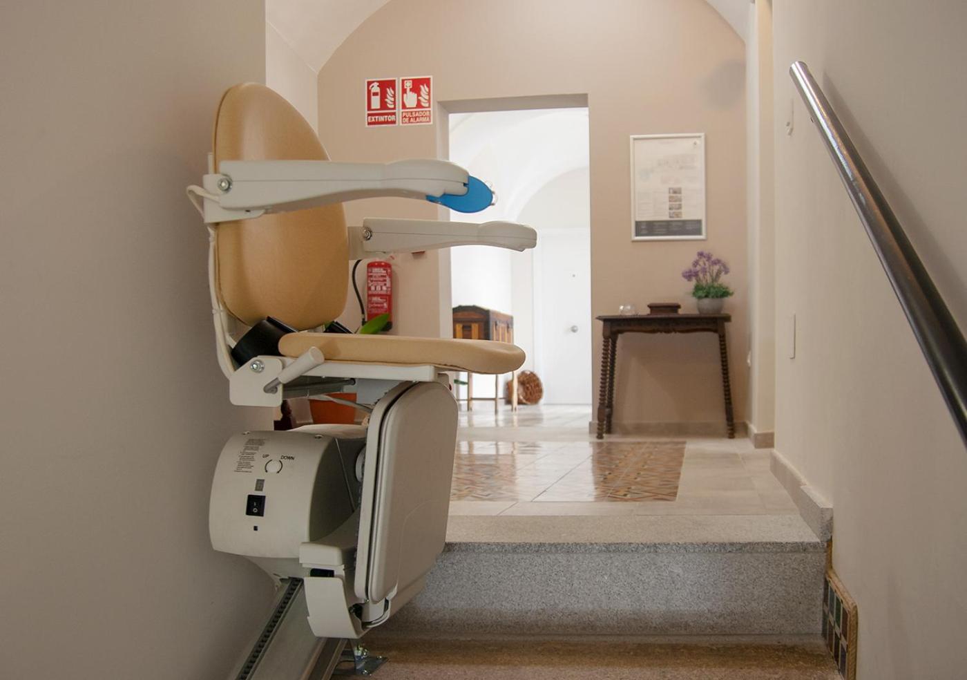 Apartment with Terrace - Photo 10