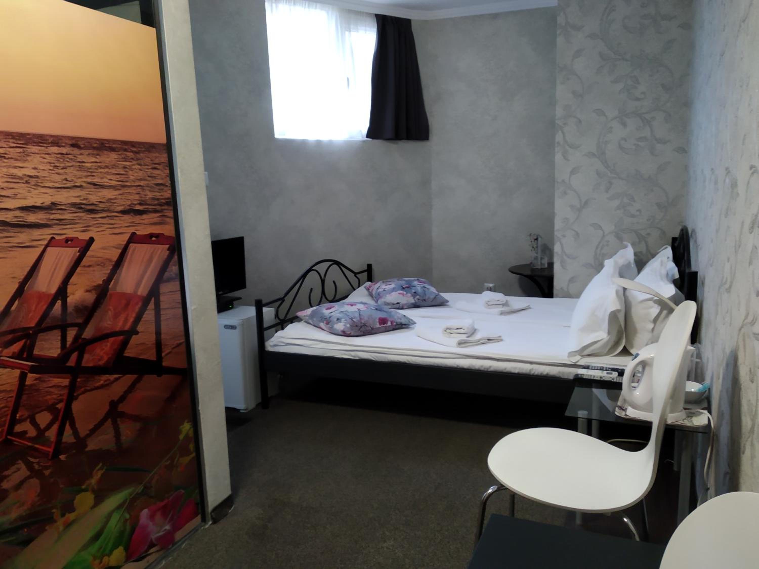 Small Double Room with Balcony photo 2