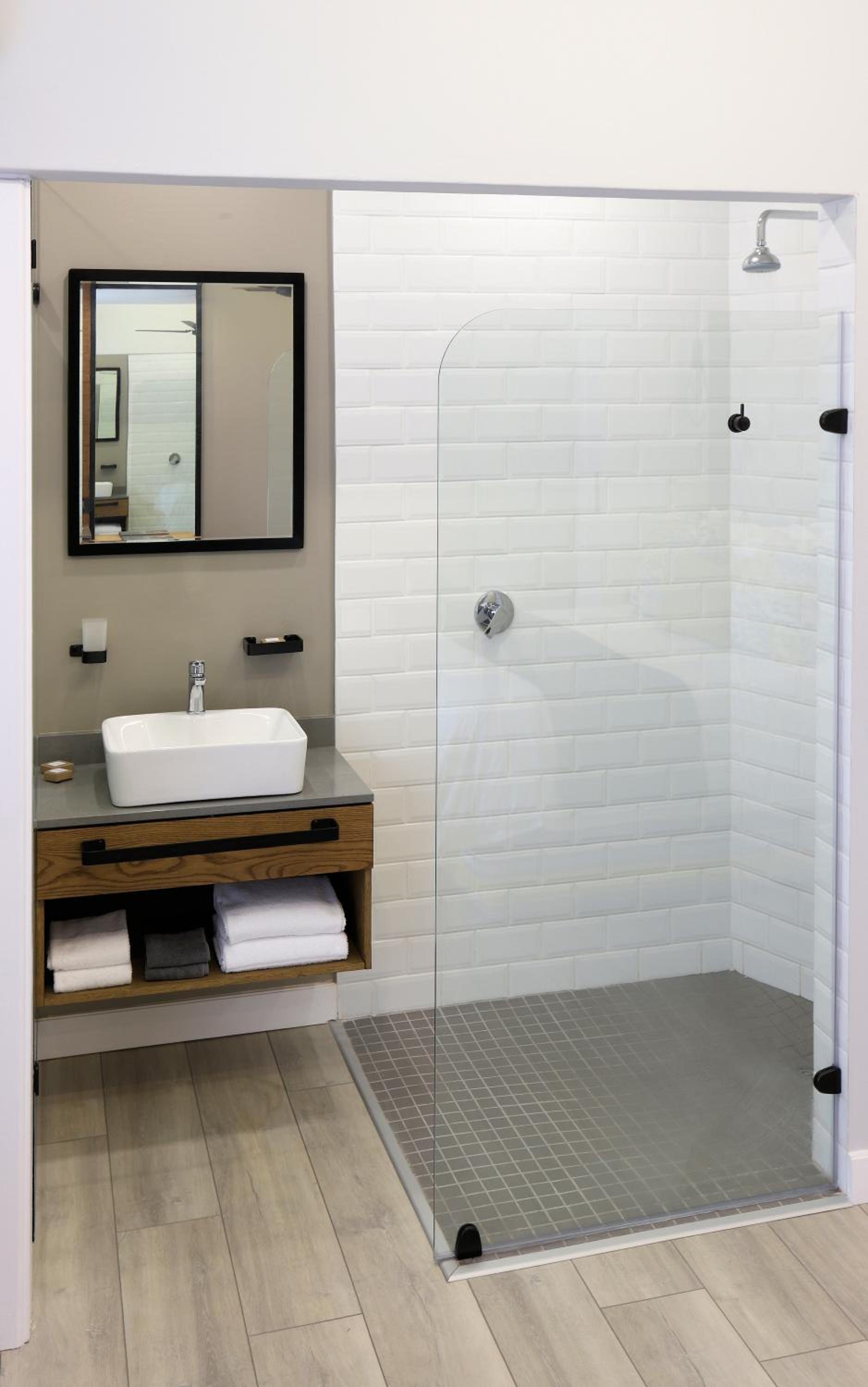Double or Twin Room with Pool View photo 3