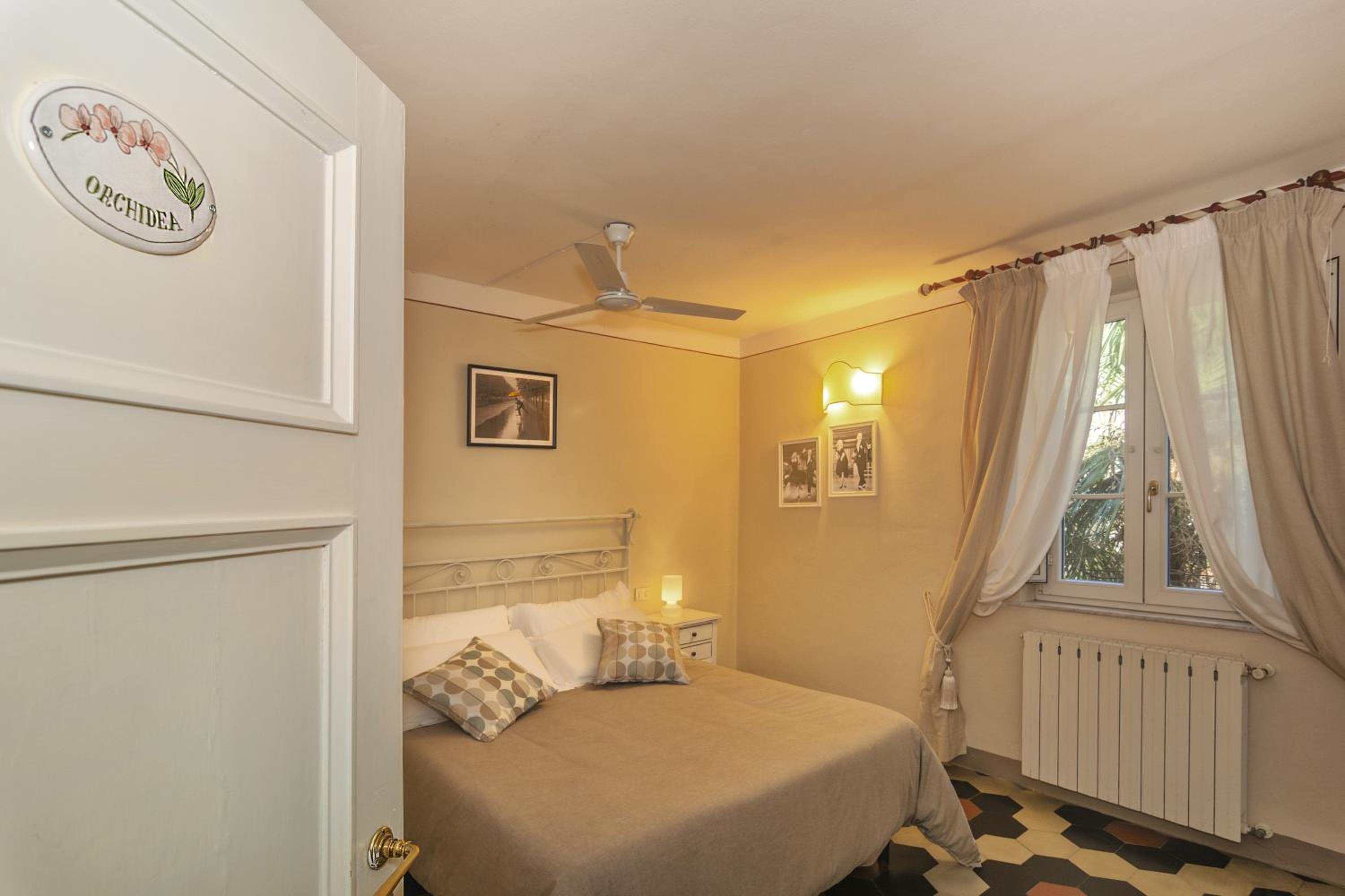 Deluxe Queen Room photo 2