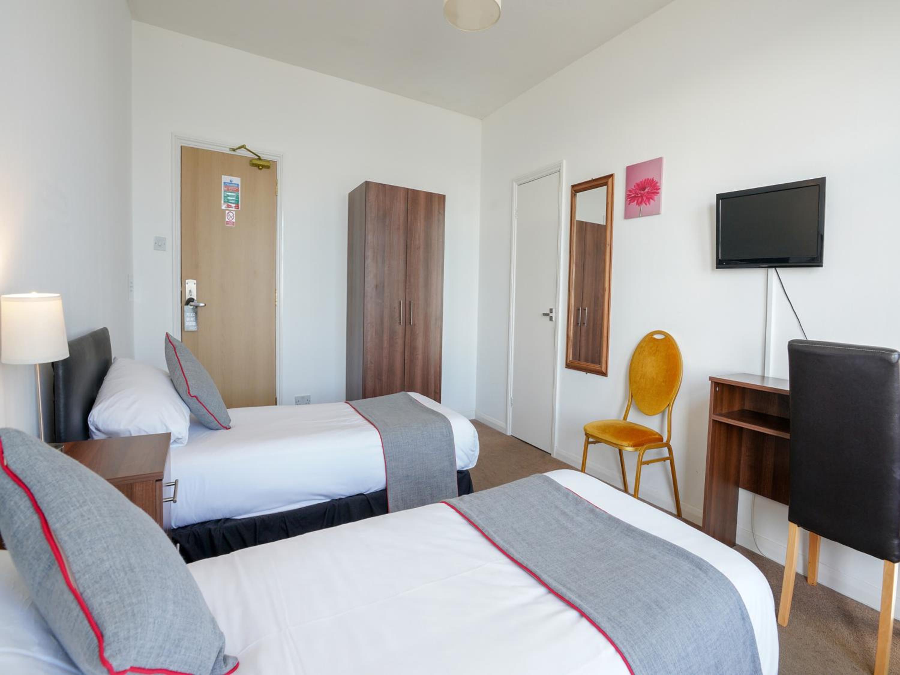 Deluxe Twin Room with Sea View photo 3