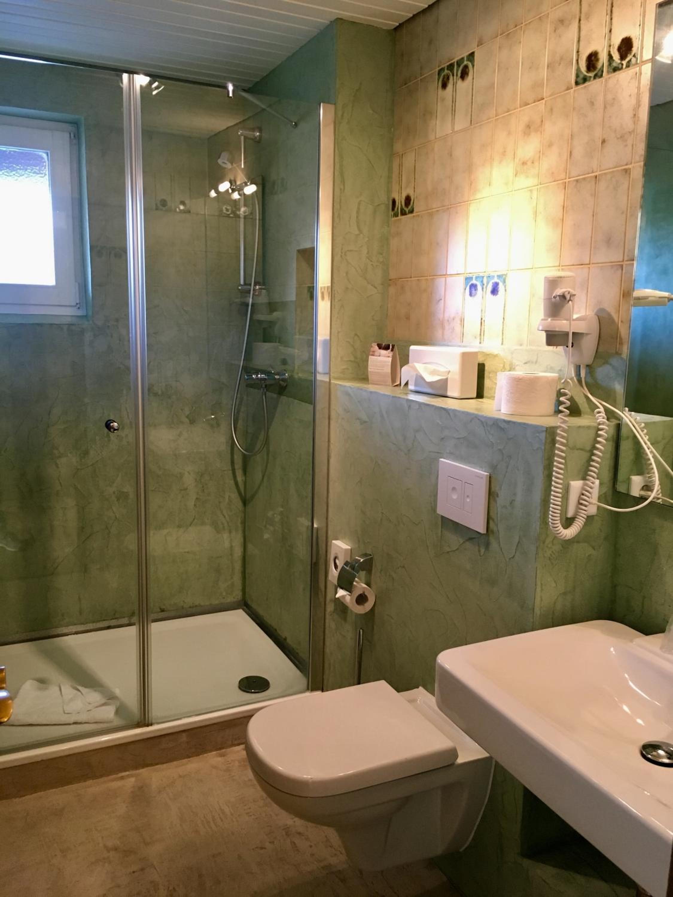 Double Room - Photo 8