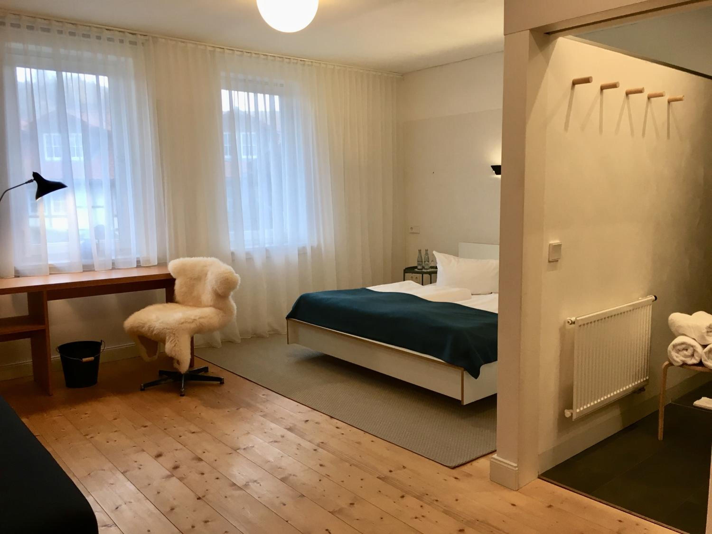 Deluxe Room (1 adult + 1 child) - Photo 3