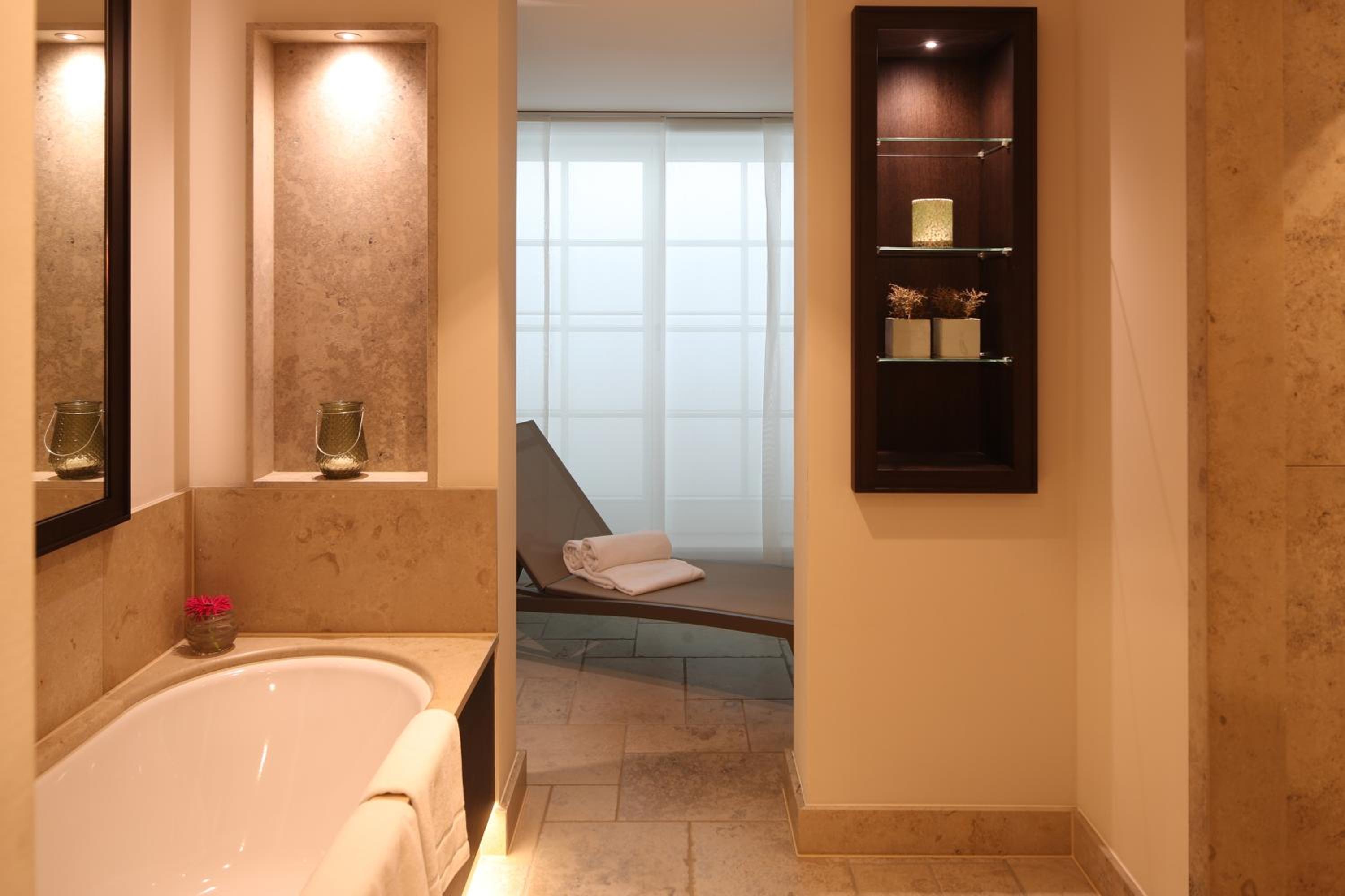 Suite with Sauna thumbnail 5