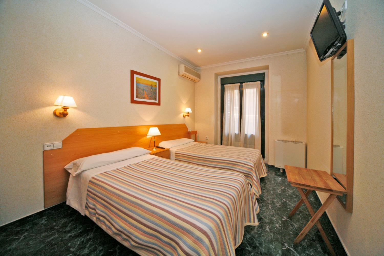 Double or Twin Room photo 2