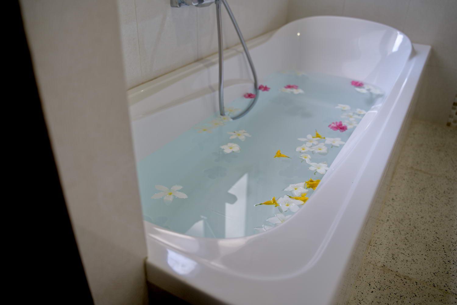 Deluxe Double or Twin Room with Sea View - Photo 5