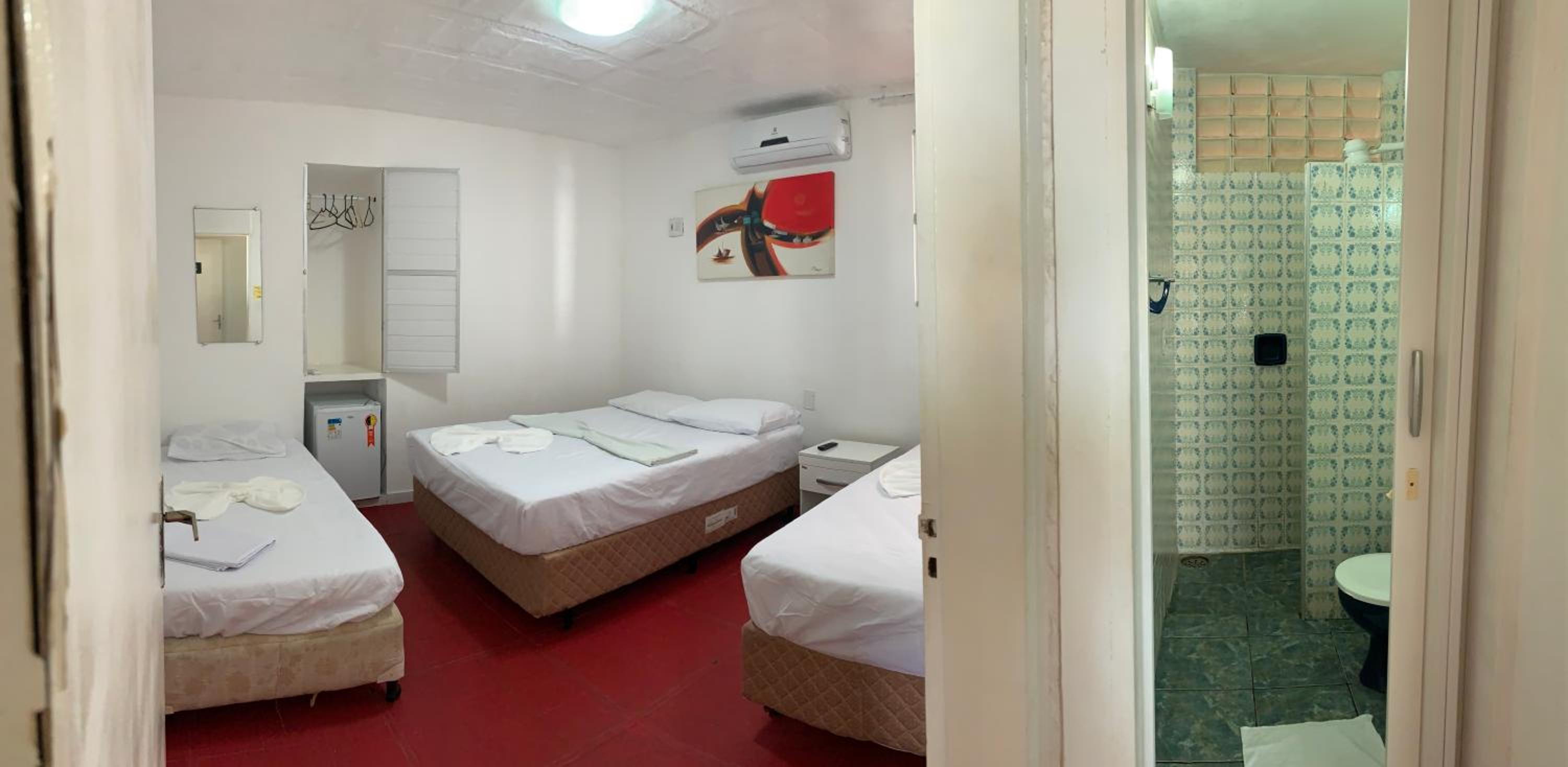 Quadruple Room - Photo 17