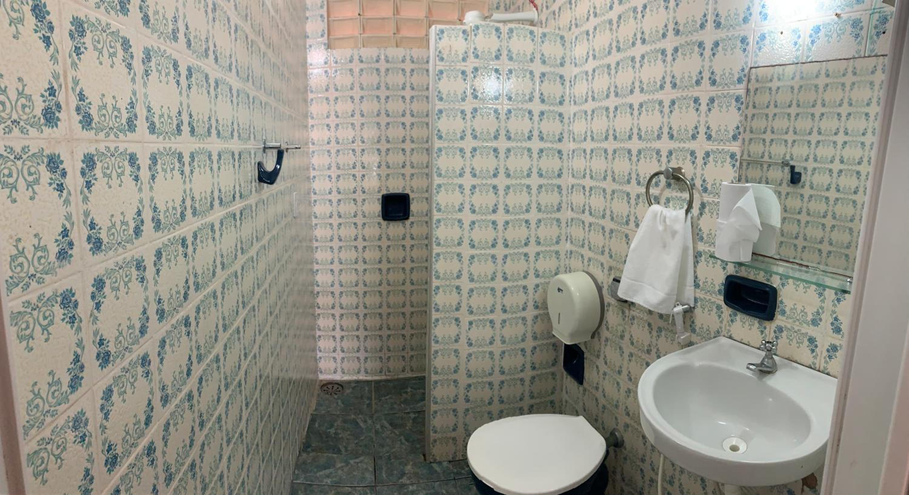 Quadruple Room - Photo 18