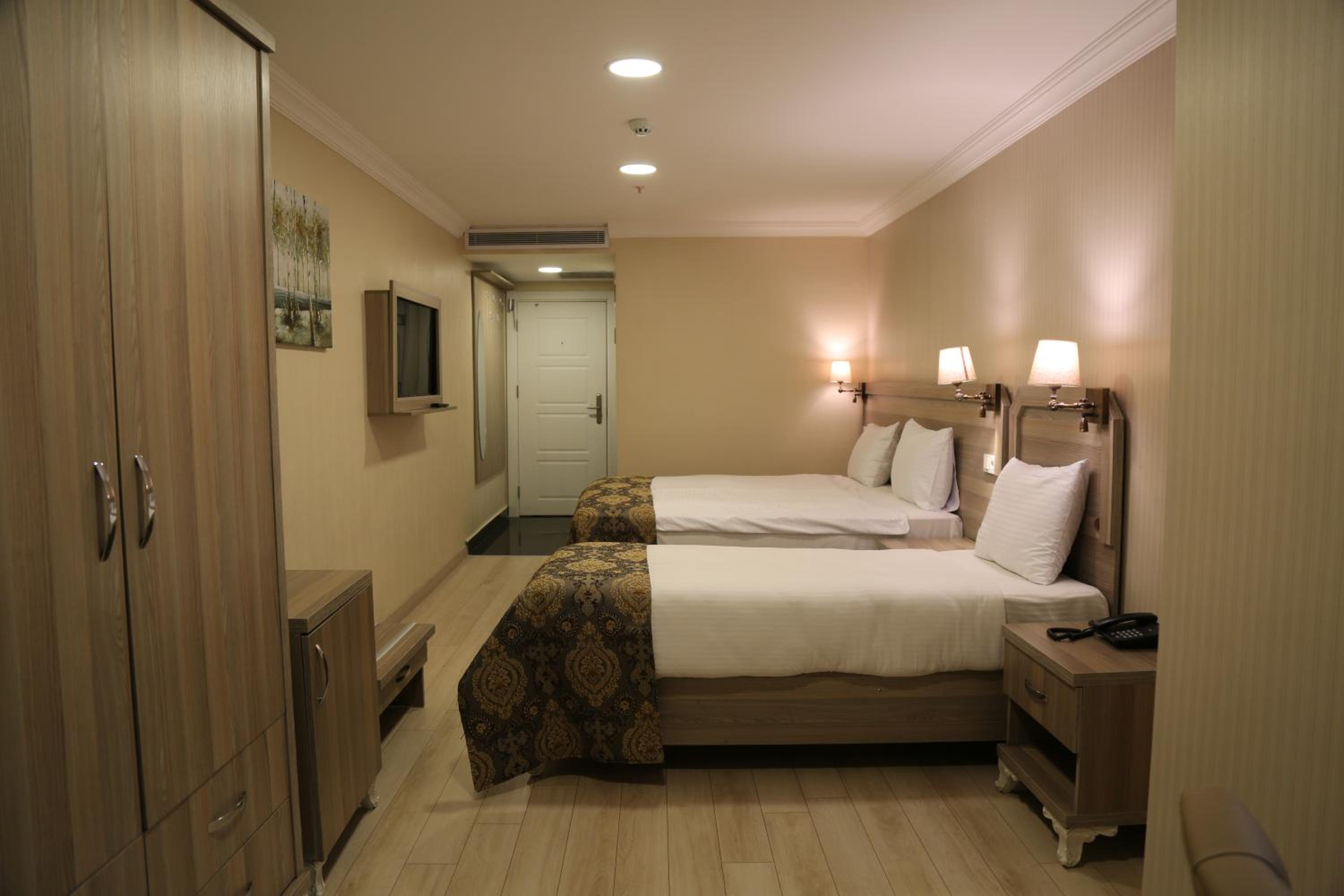 Standard Triple Room photo 2
