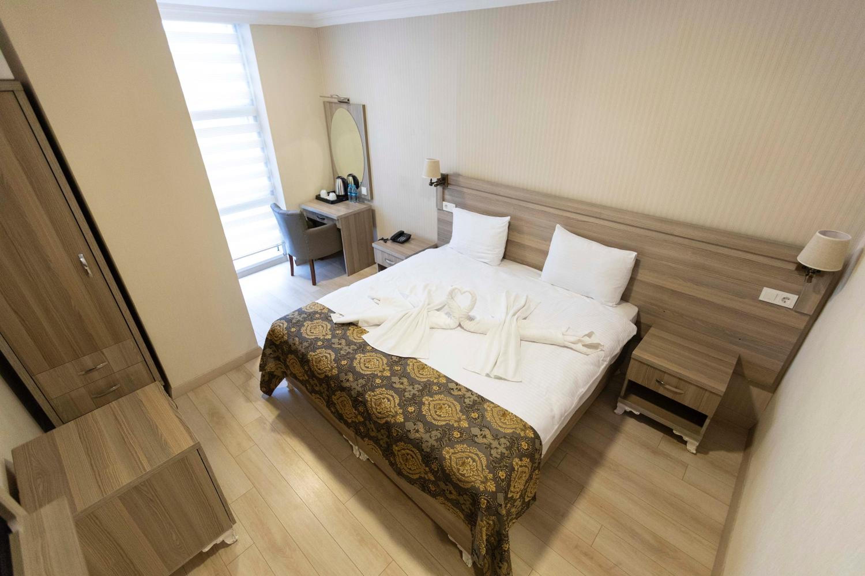 Standard Double or Twin Room photo 2