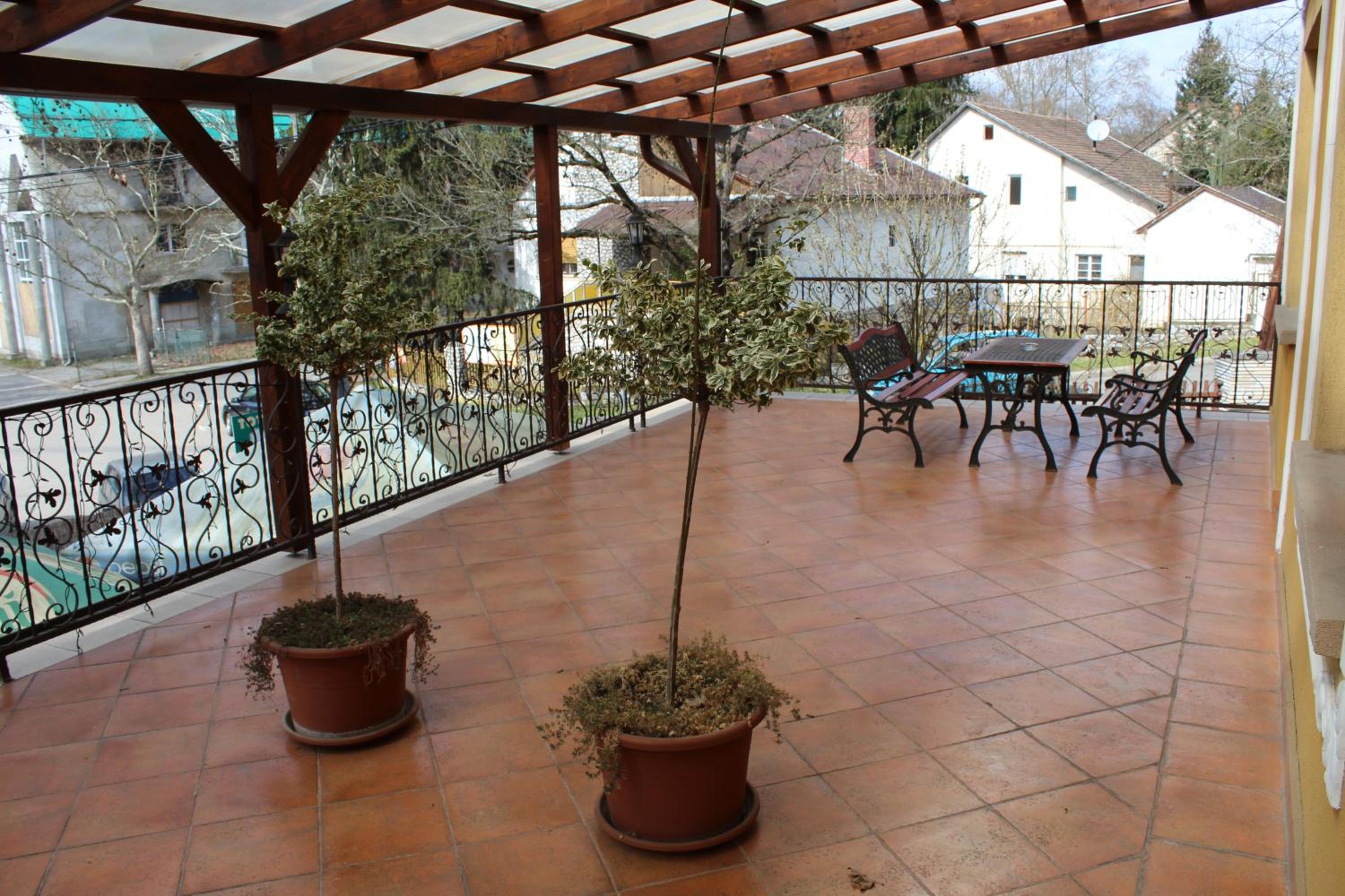 Apartment - Photo 2
