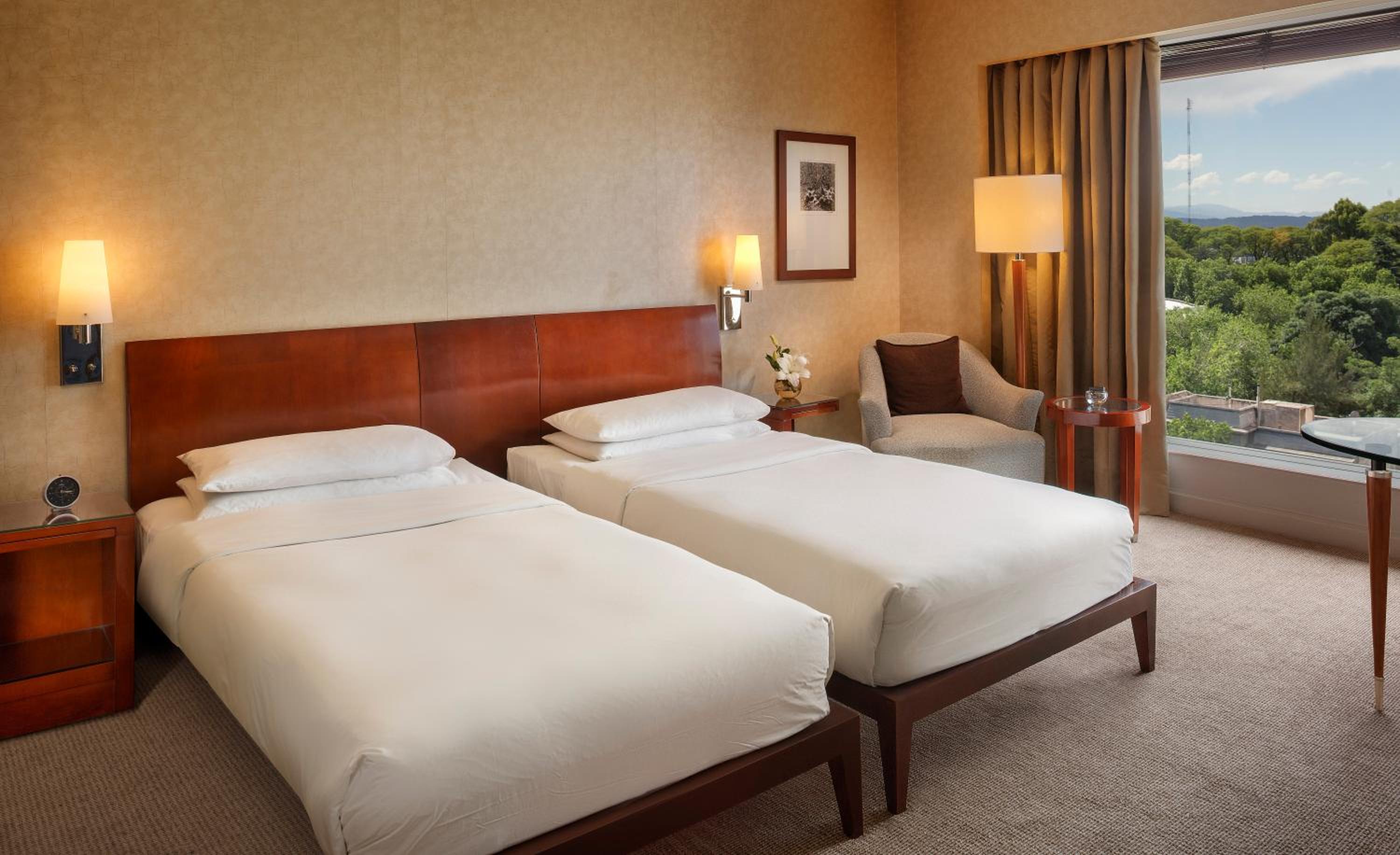 Twin Room thumbnail 5