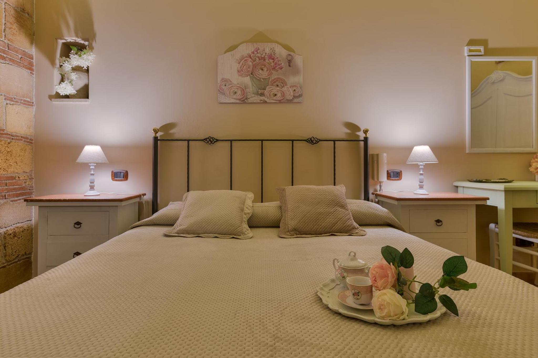 Double Room - Photo 7