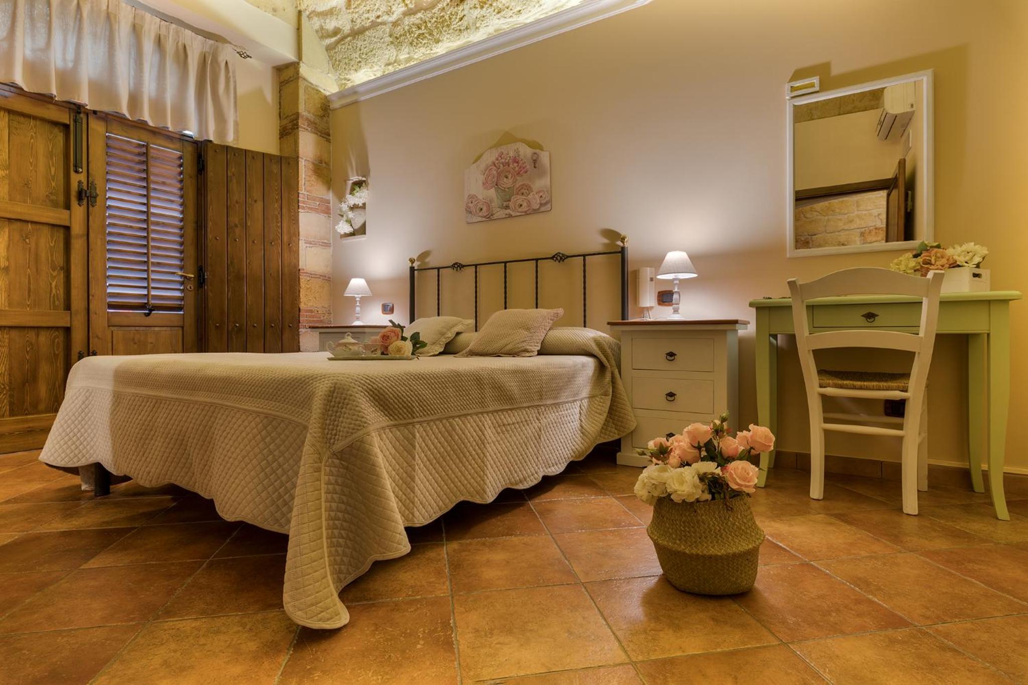 Double Room - Photo 2
