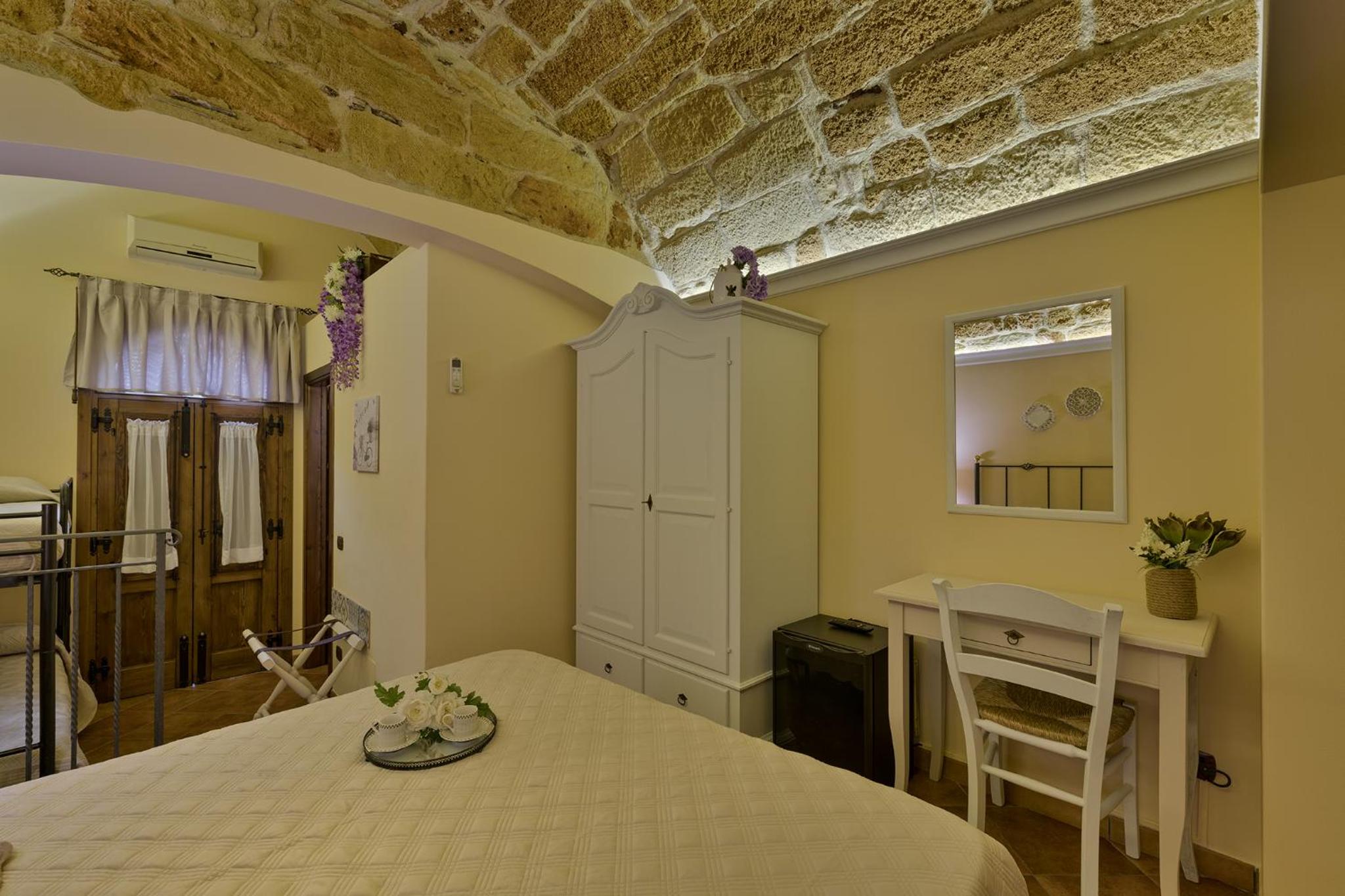 Quadruple Room - Photo 6