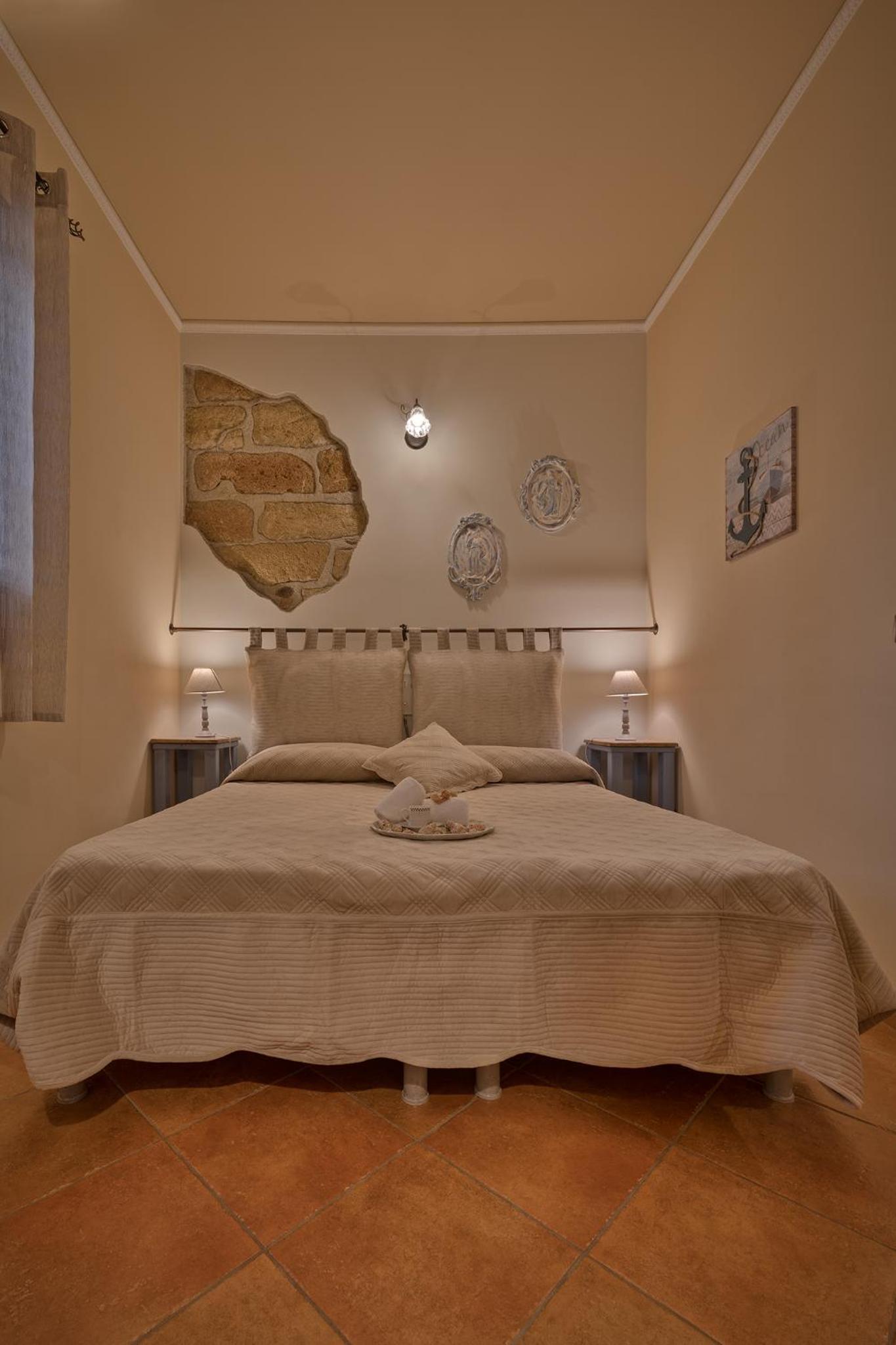 Double Room - Photo 5