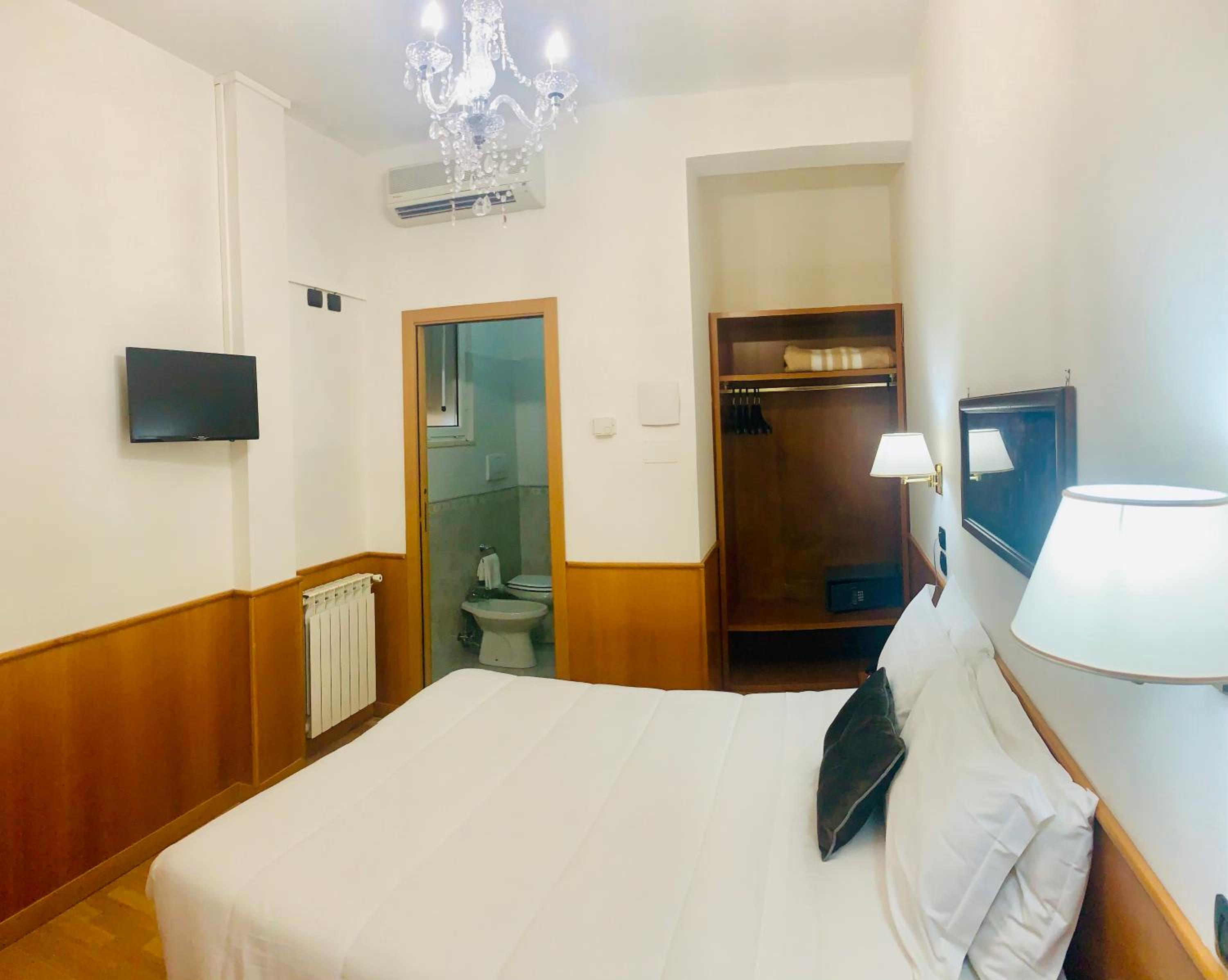 Double Room photo 1