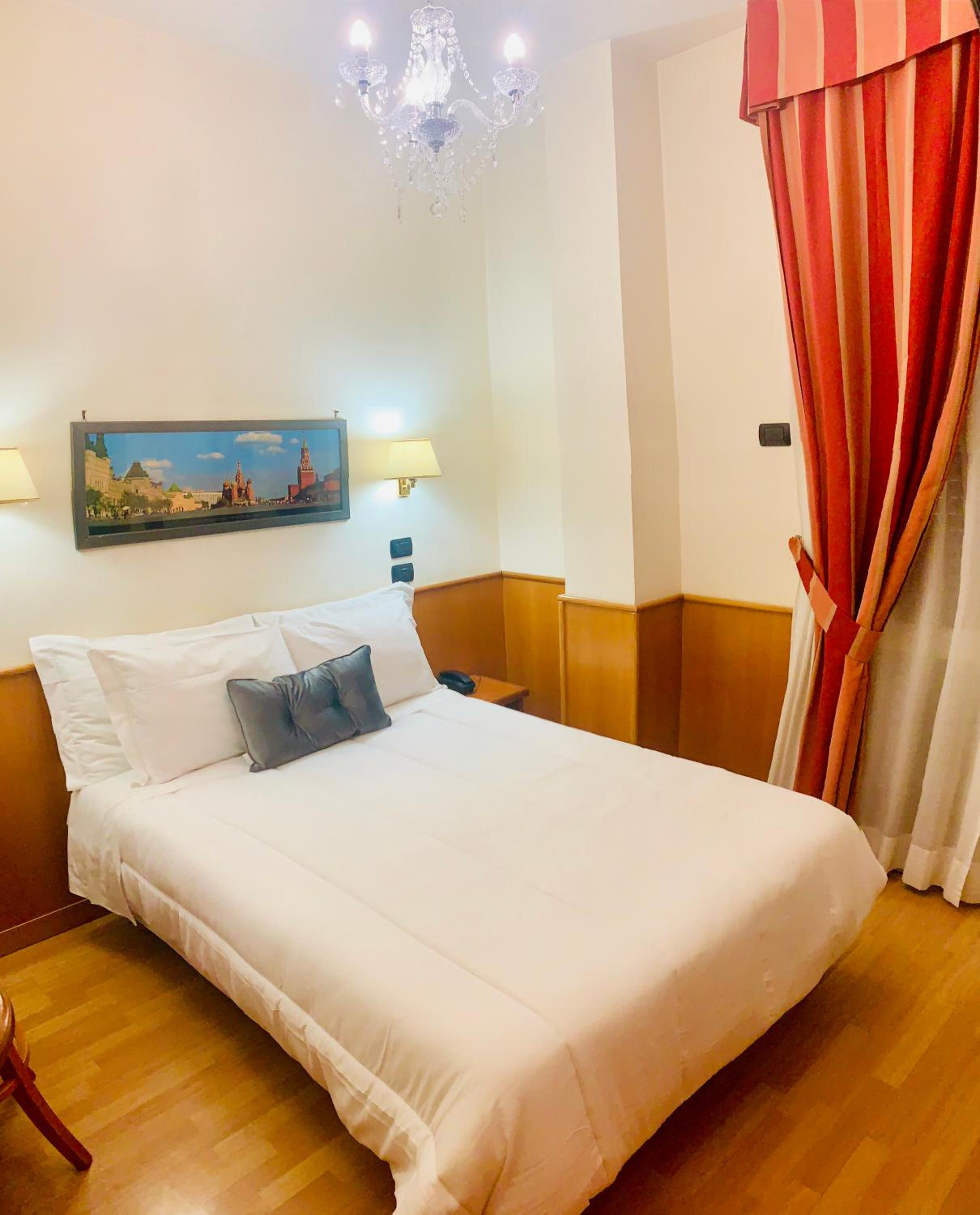 Economy Double Room photo 2