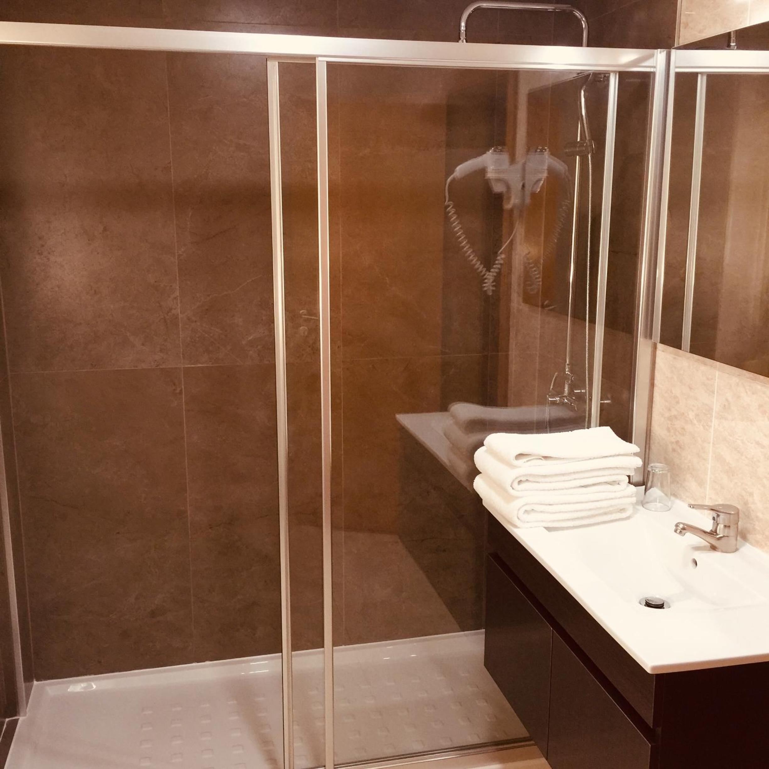 Triple Room with Balcony - Photo 2