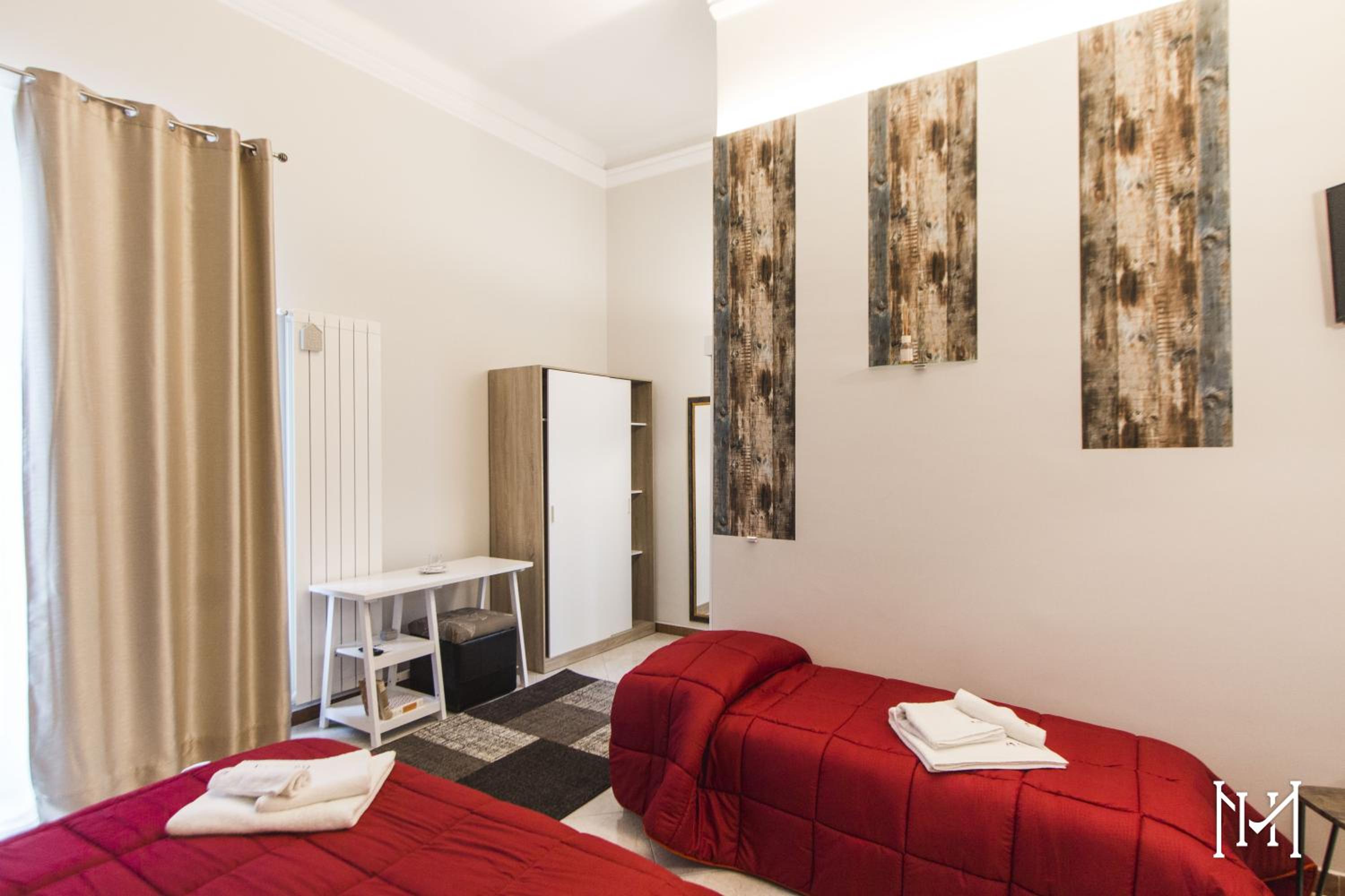 Deluxe Room (2 Adults + 1 Child) - Photo 8