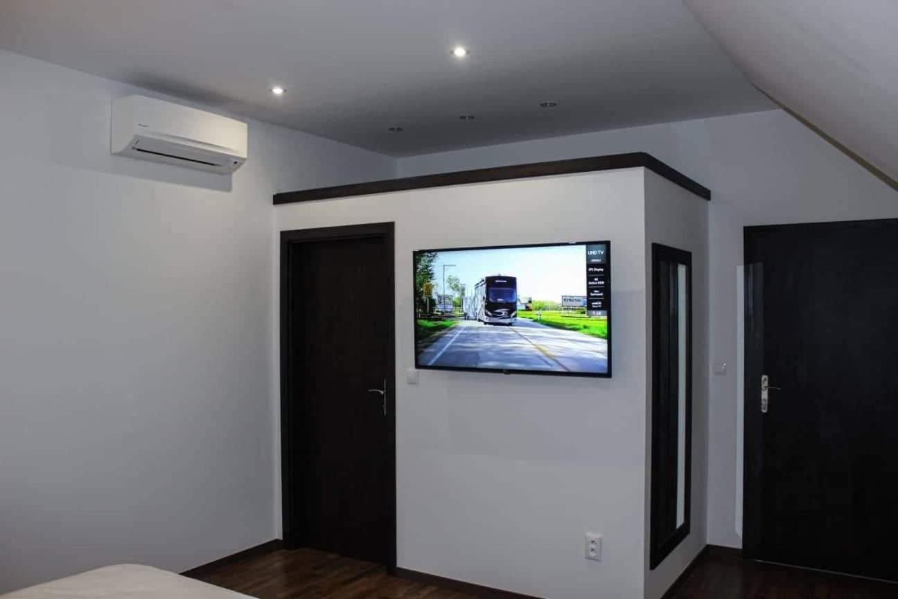 Double Room with Balcony - Photo 18
